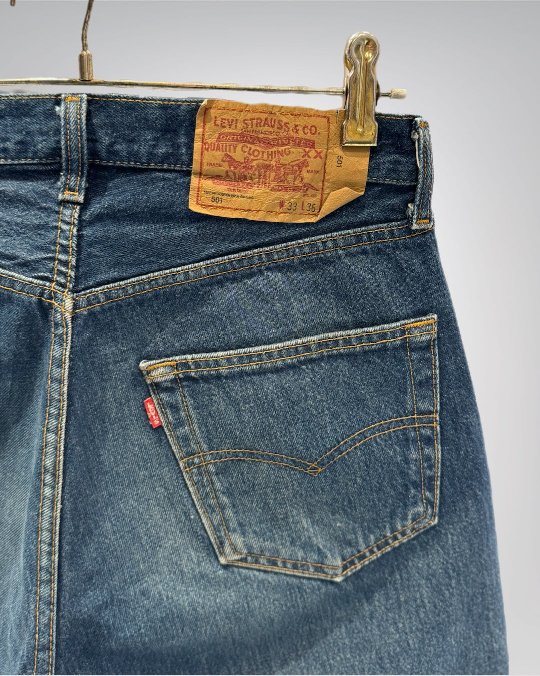 Jeans Levi's 501 W33 L36 numéro A2 – Le Vintage de Julie