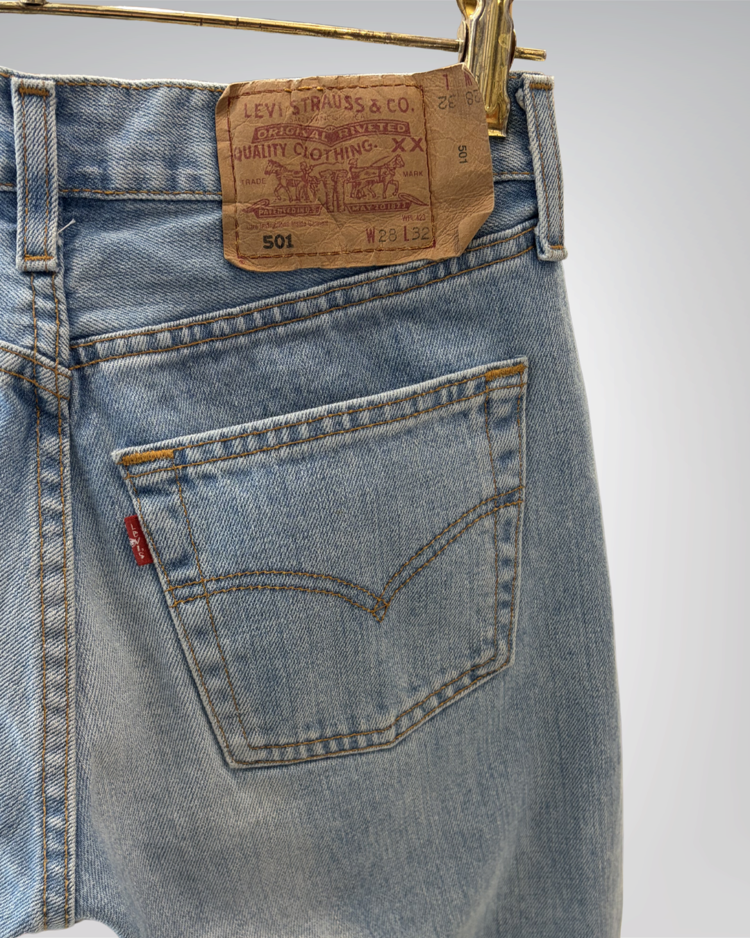 Jeans Levi's 501 W28 L32 - numéro D4