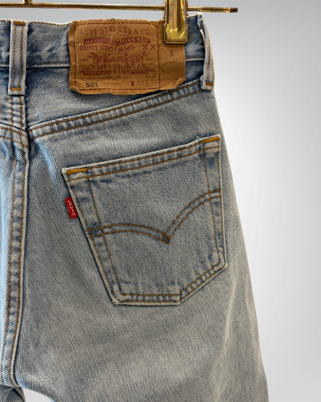 Jeans Levi's 501 W25 L30 - numéro C8