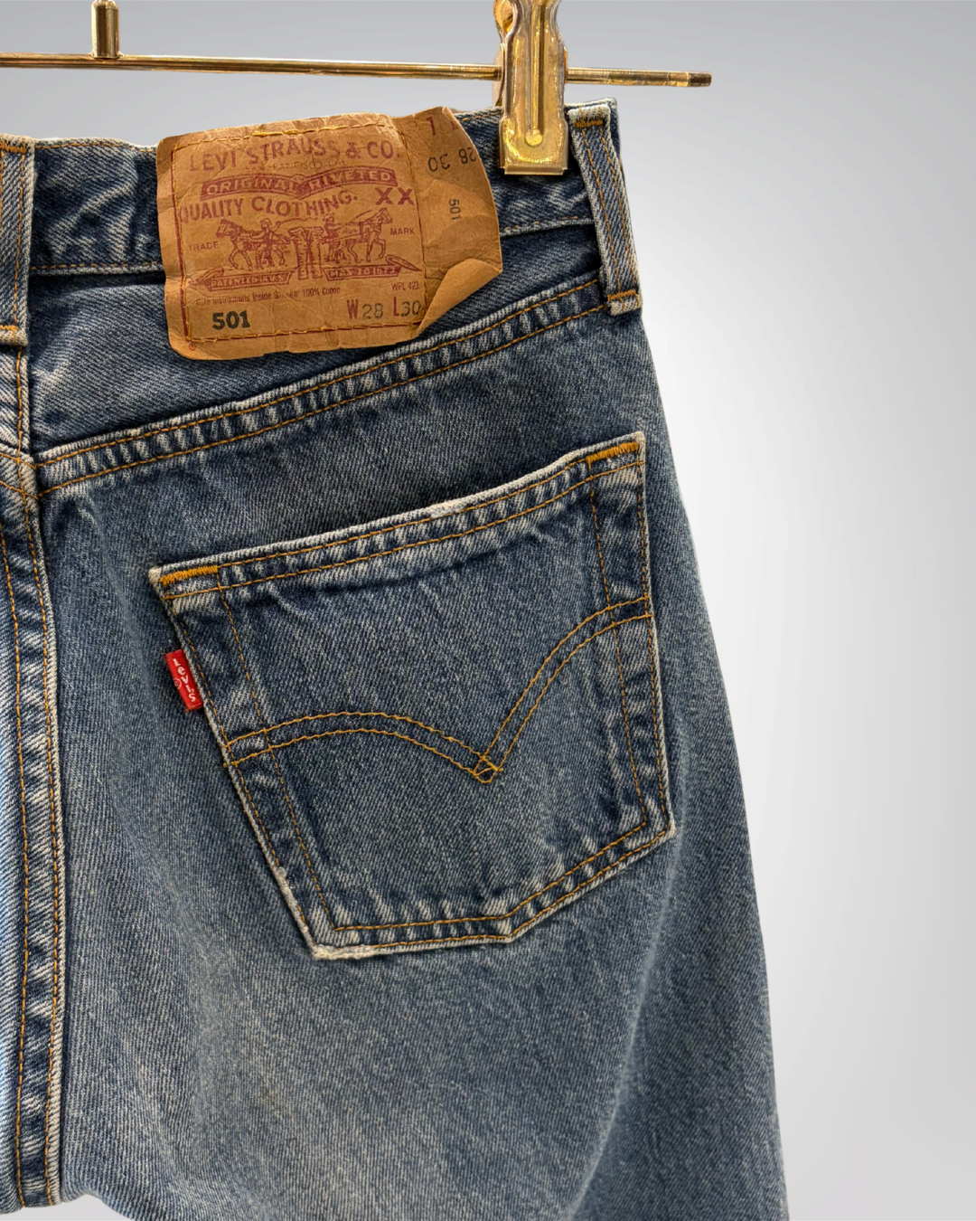 Jeans Levi's 501 W28 L30 - numéro D2