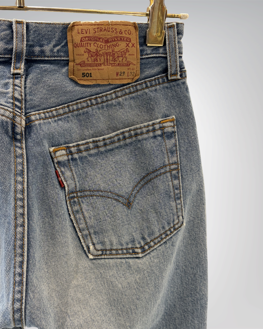 Jeans Levi's 501 W29 L32 - numéro E4
