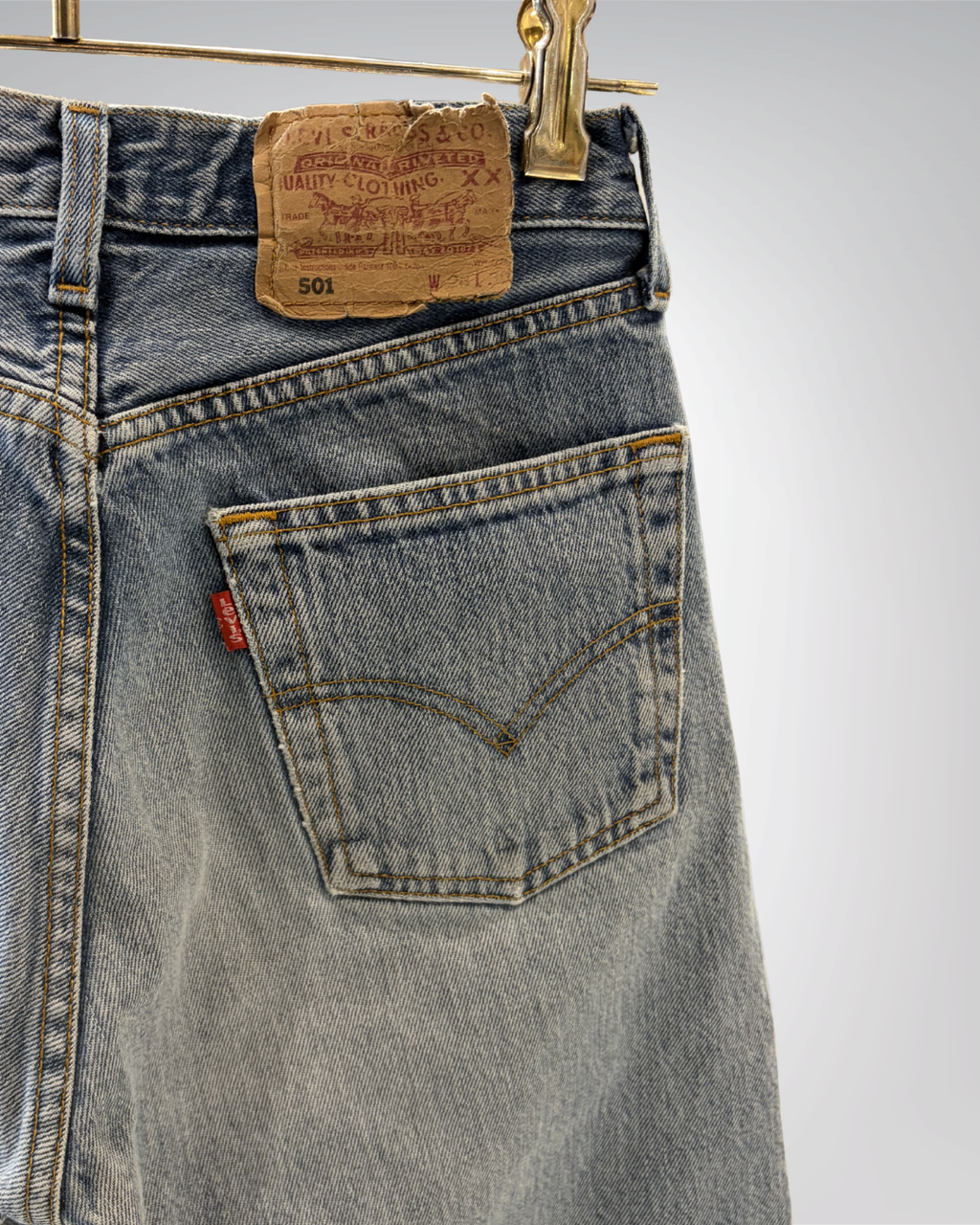 Jeans Levi's 501 W28 L30 - numéro F6