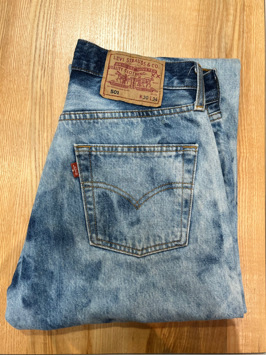 Jeans Levi s 501 W30 L34 numero C1 Le Vintage de Julie