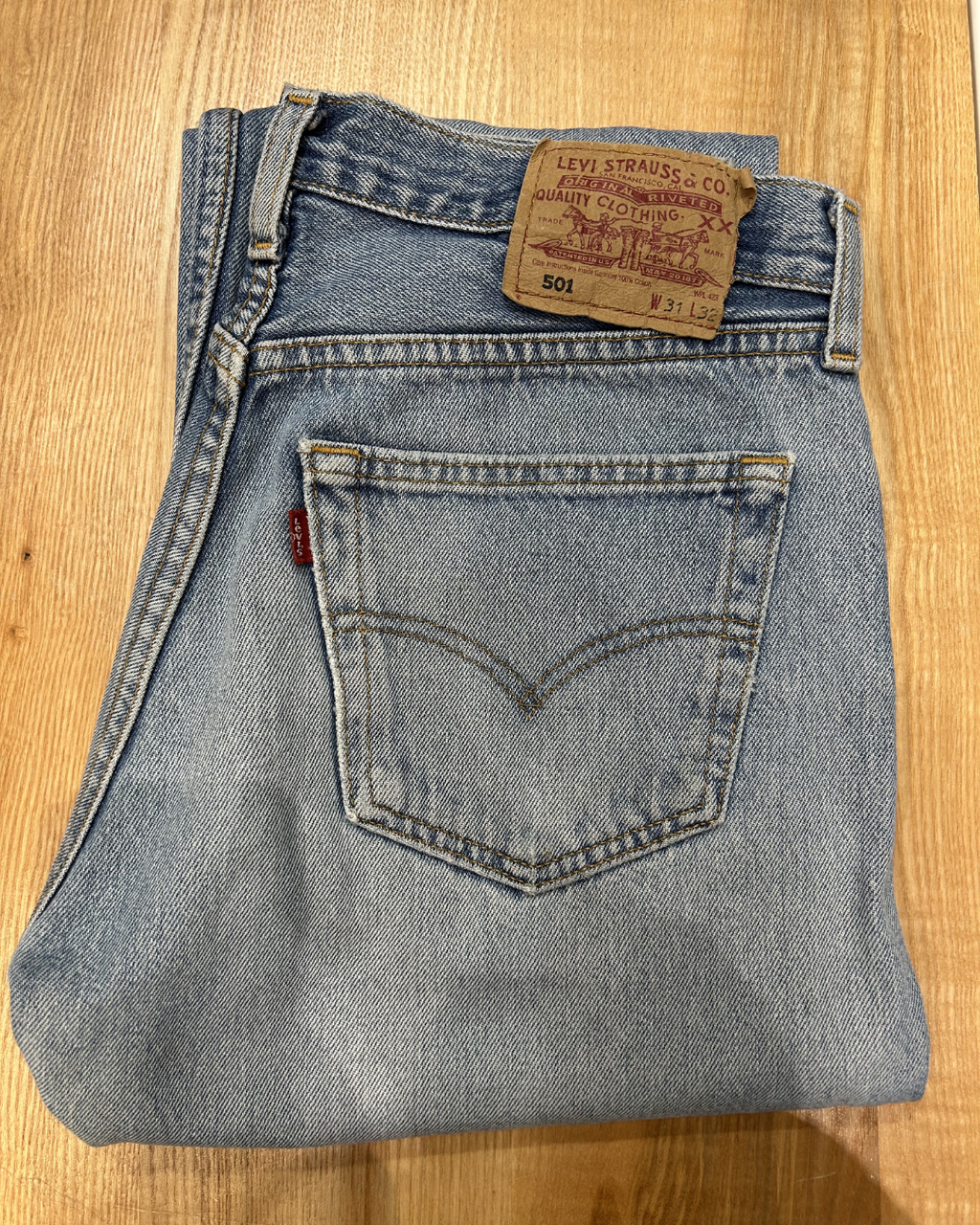 Jeans Levi's 501 W31 L32 - numéro B8