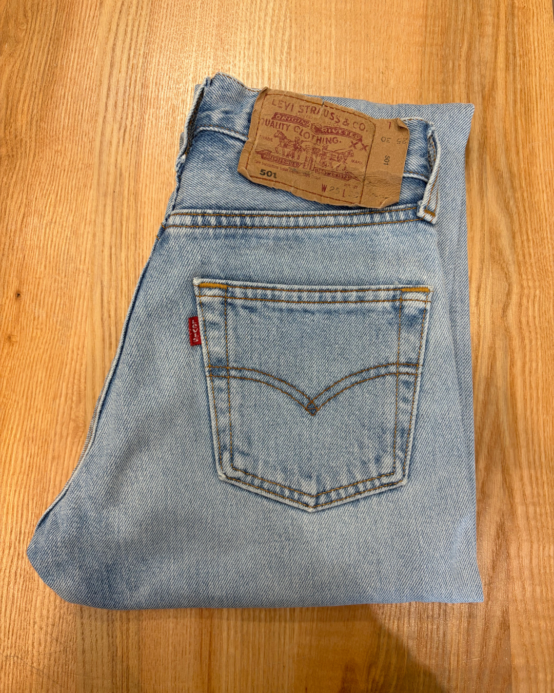 Jeans Levi's 501 W25 L30 - numéro C8