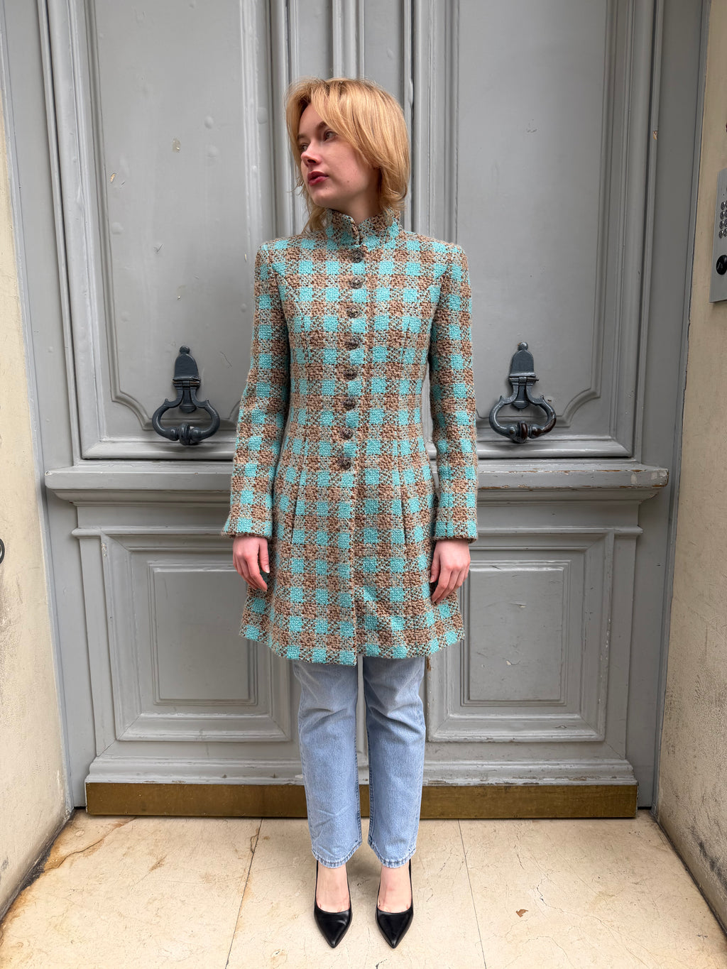 Manteau Chanel en tweed damier turquoise et camel