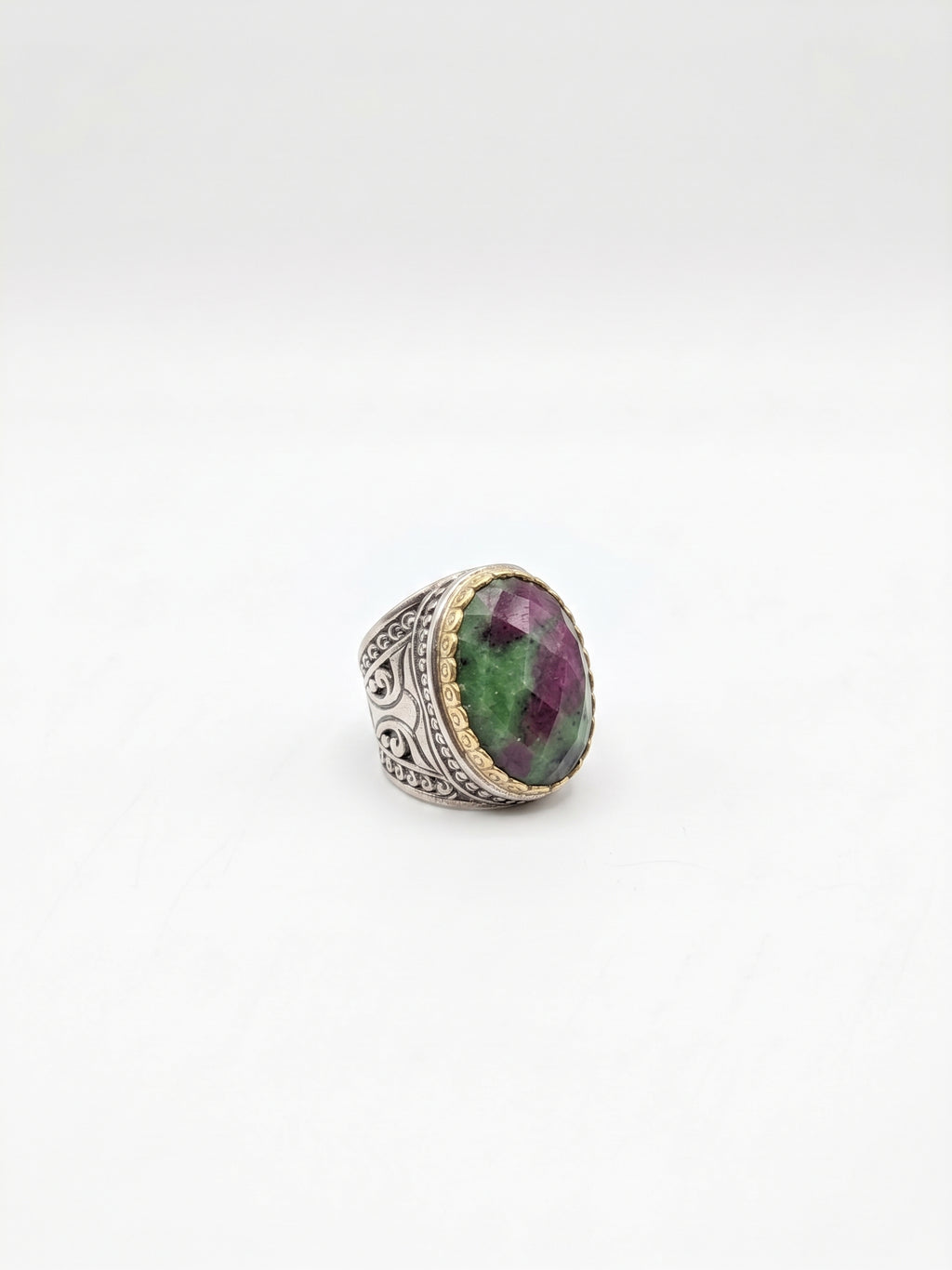 Bague rubis sur zoïsite