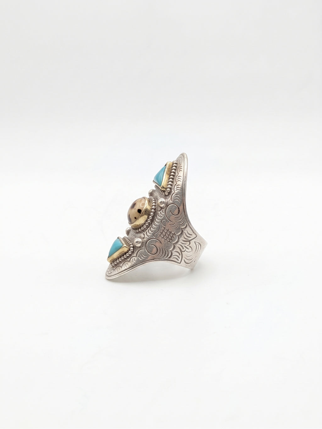 Bague coquille porcelaine et turquoise