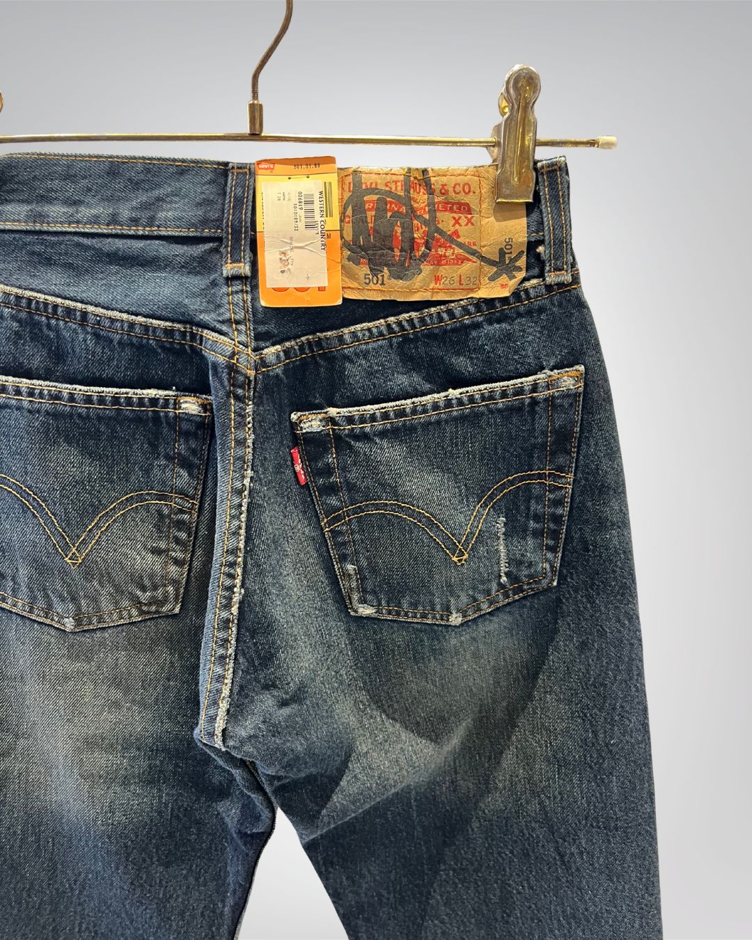 Jeans Levi's 501 W26 L32 - Numéro BB