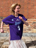 Robe upcyclée Lakers violette et dentelle blanche