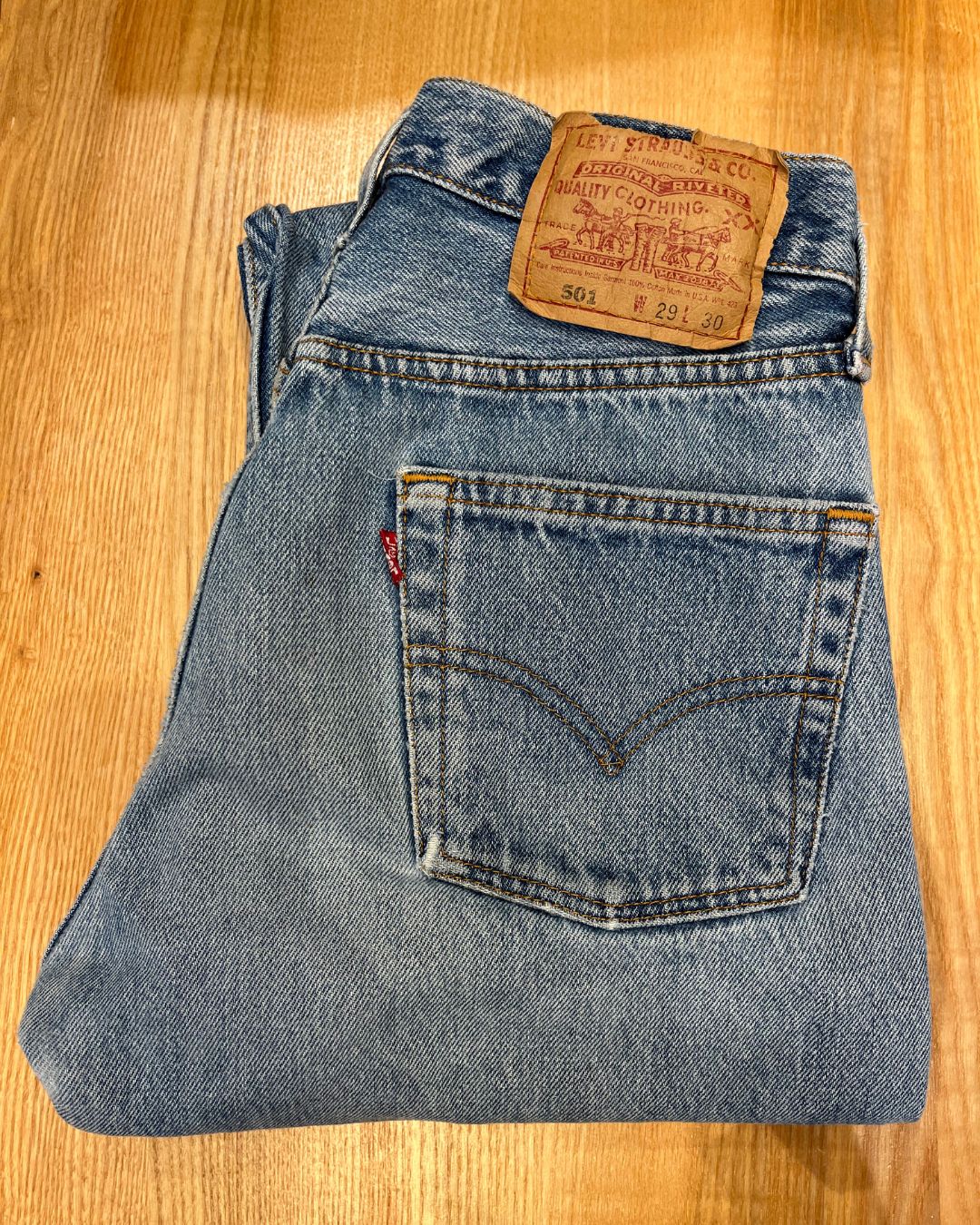 Jeans Levi's 501 W29 L30 - Numéro EE
