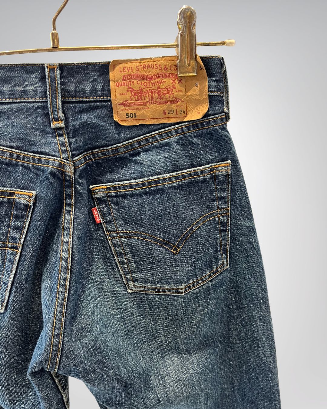 Jeans Levi's 501 W29 L34 - Numéro FF