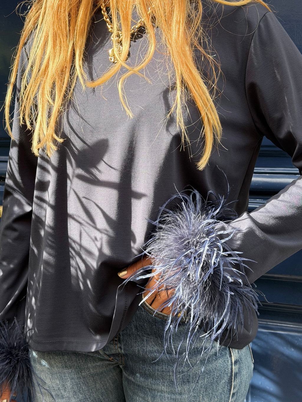 T-shirt marine manches longues à plumes