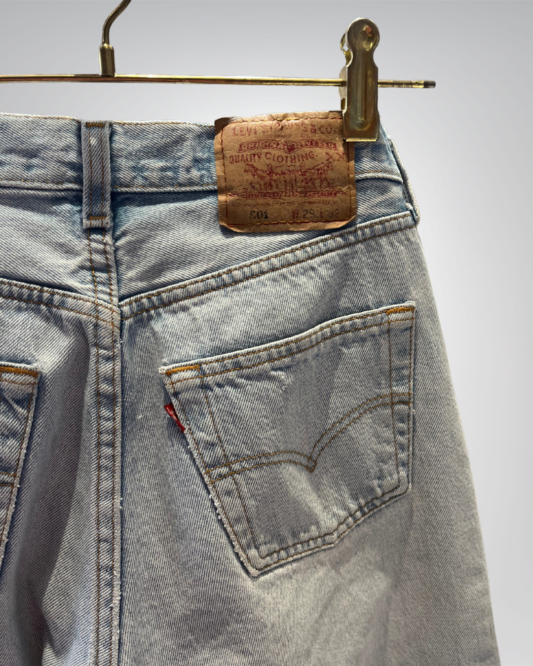 Jeans Levi's 501 W29 L32 - Numéro GG