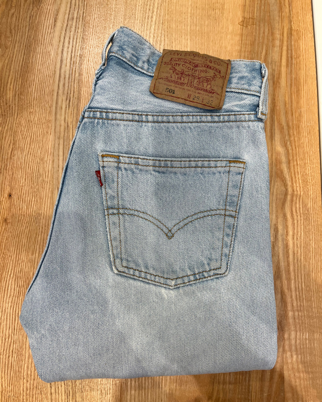 Jeans Levi's 501 W29 L32 - Numéro GG