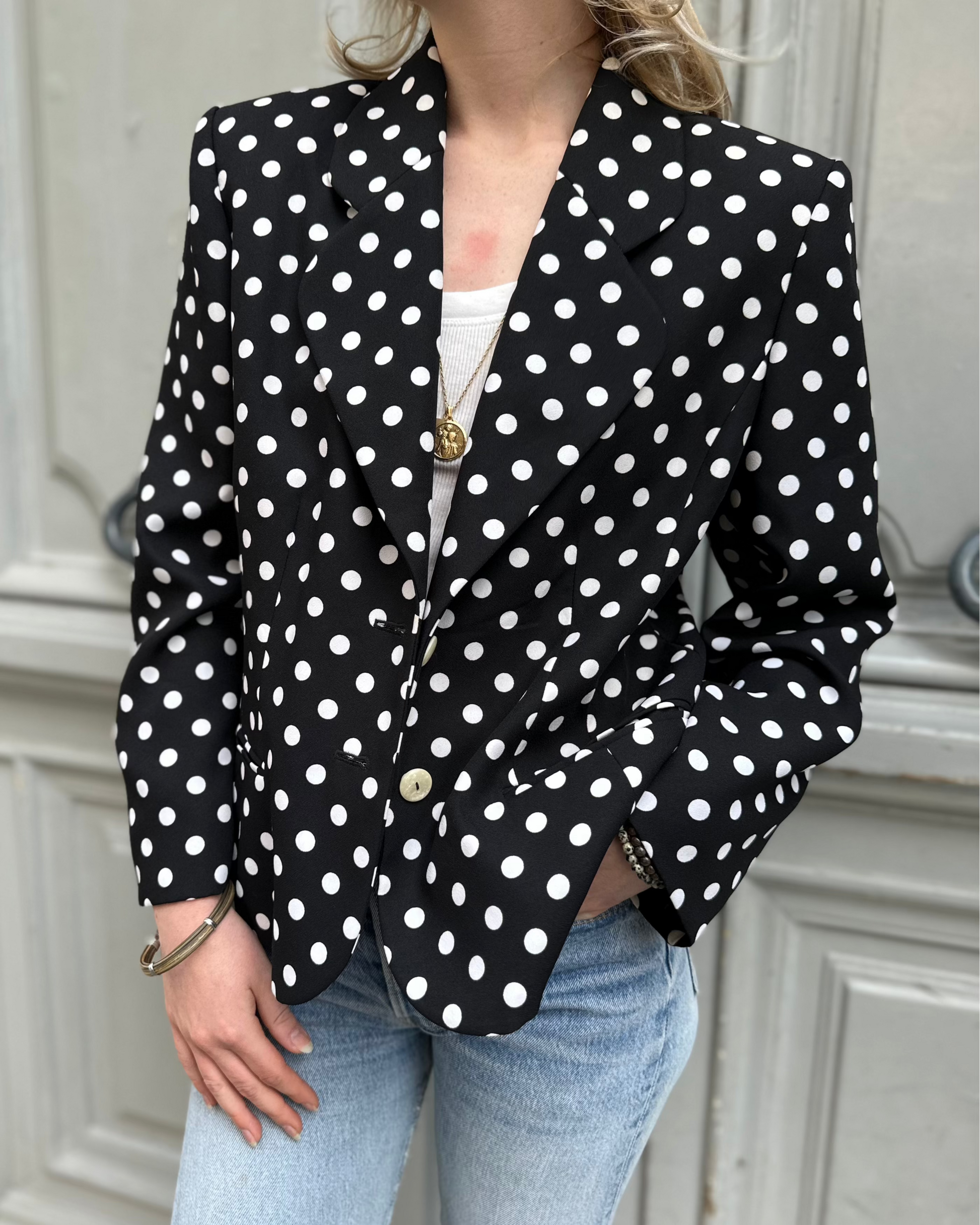 Veste noire à pois