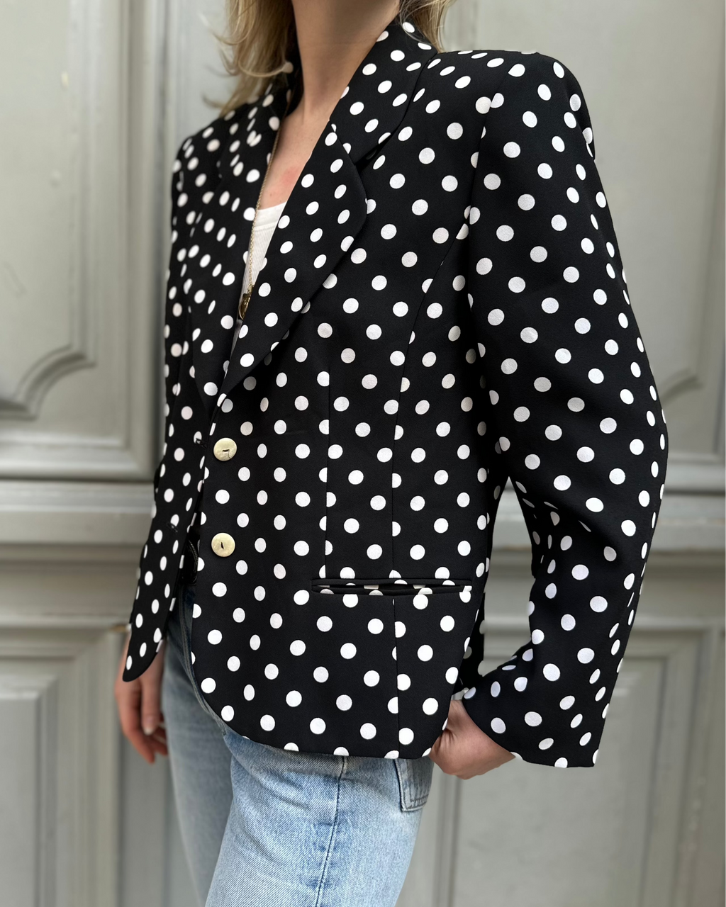 Veste noire à pois