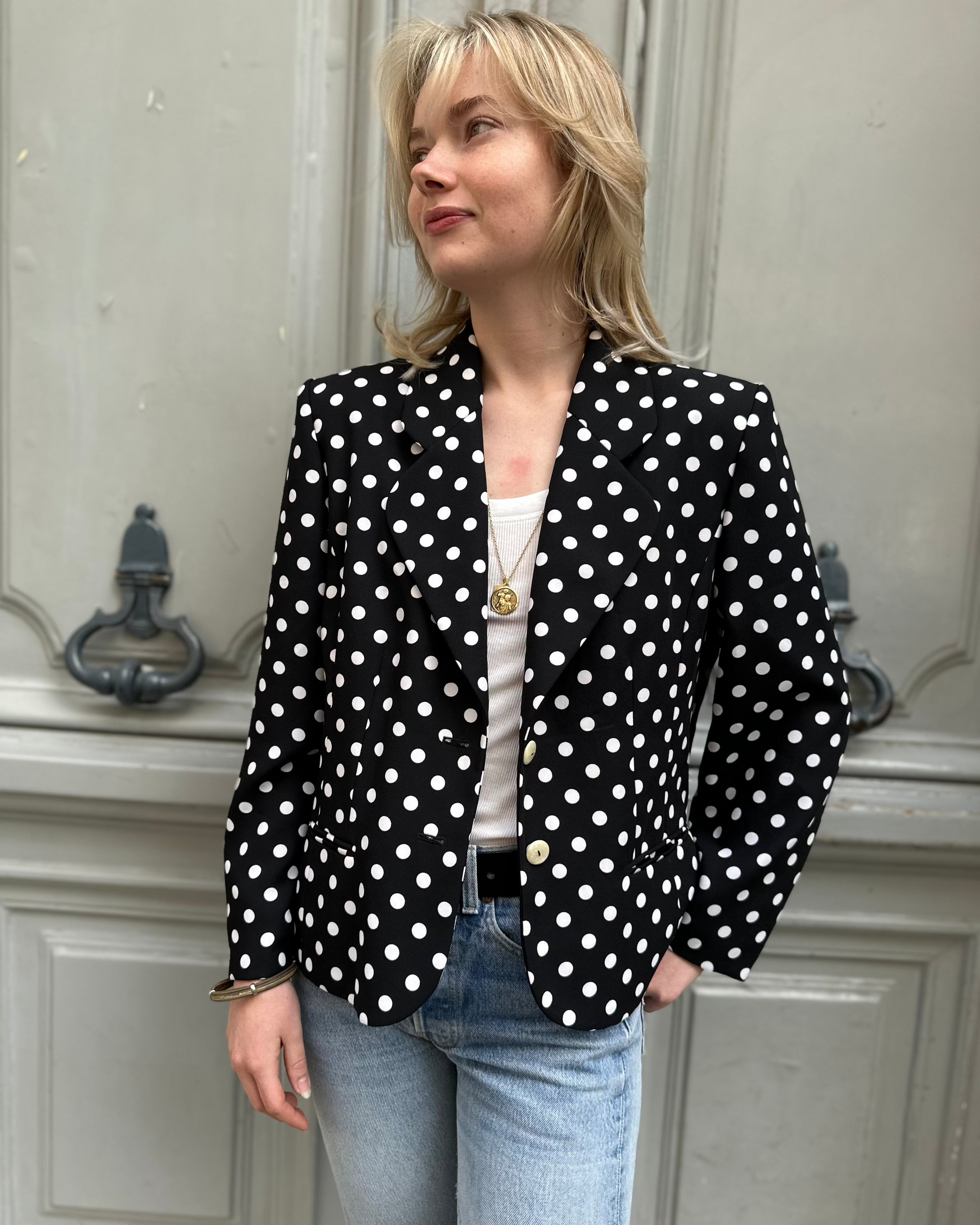 Veste noire à pois