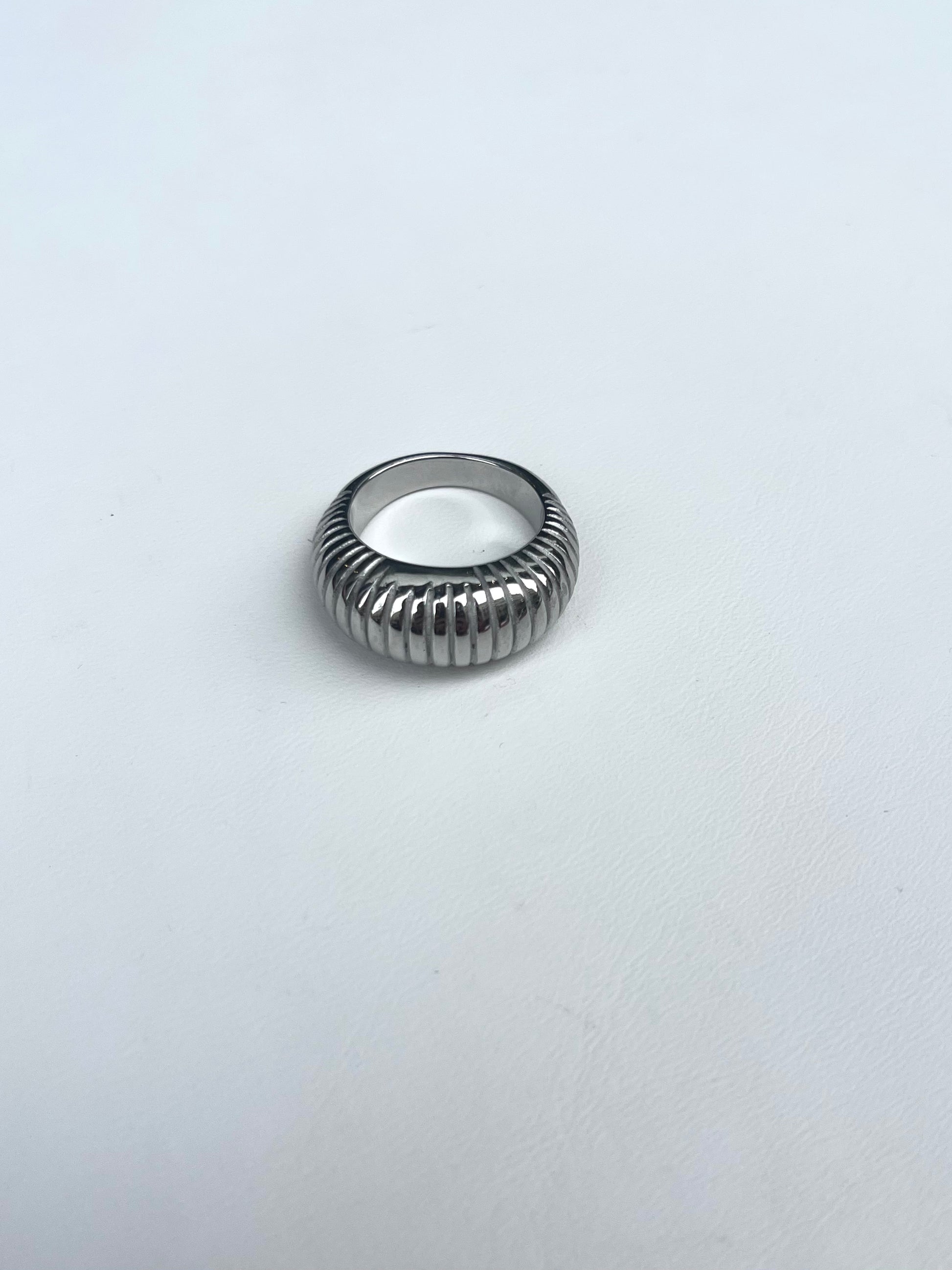 Bague godronnée en argent