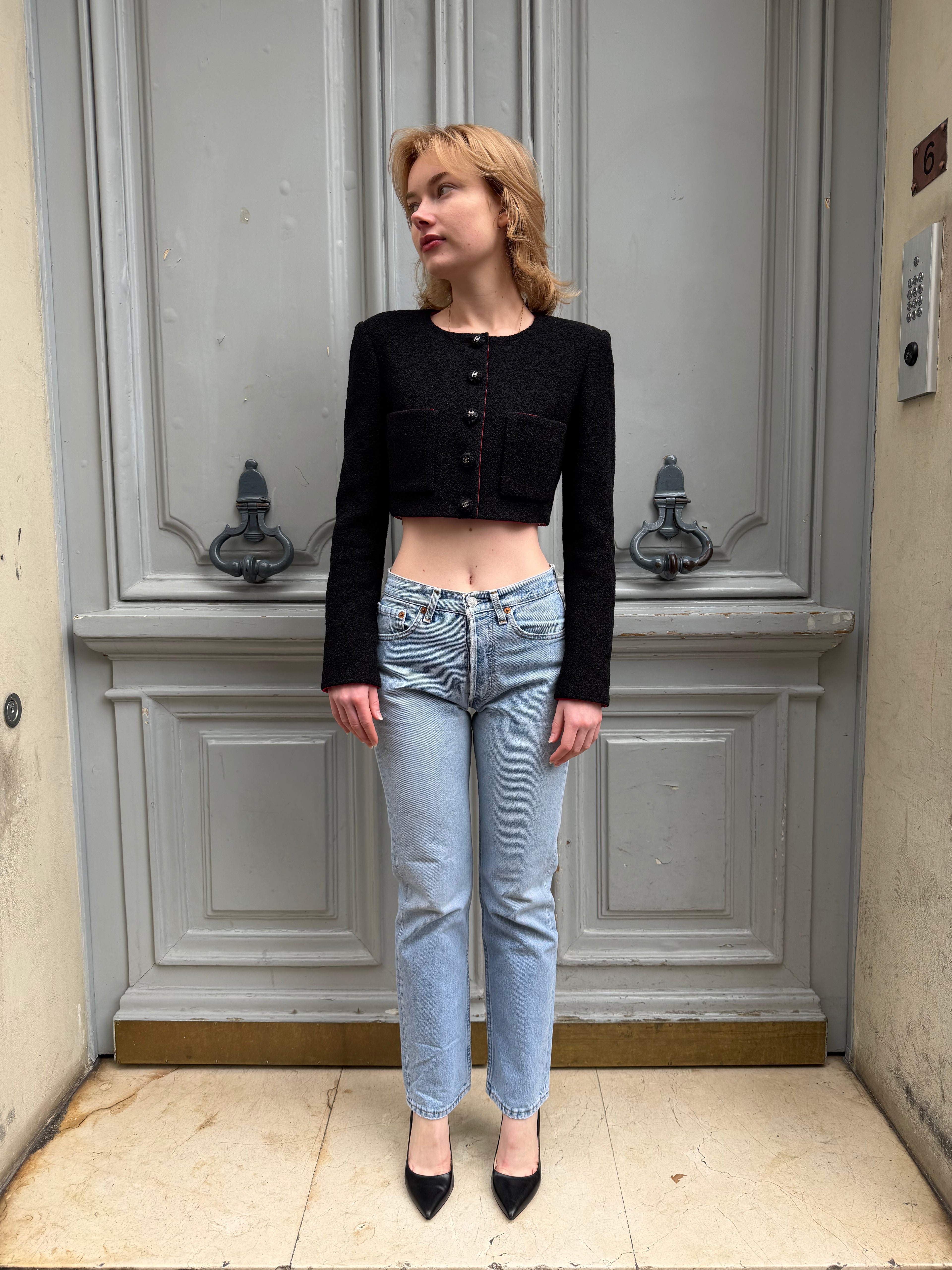 Veste courte Chanel en tweed noir