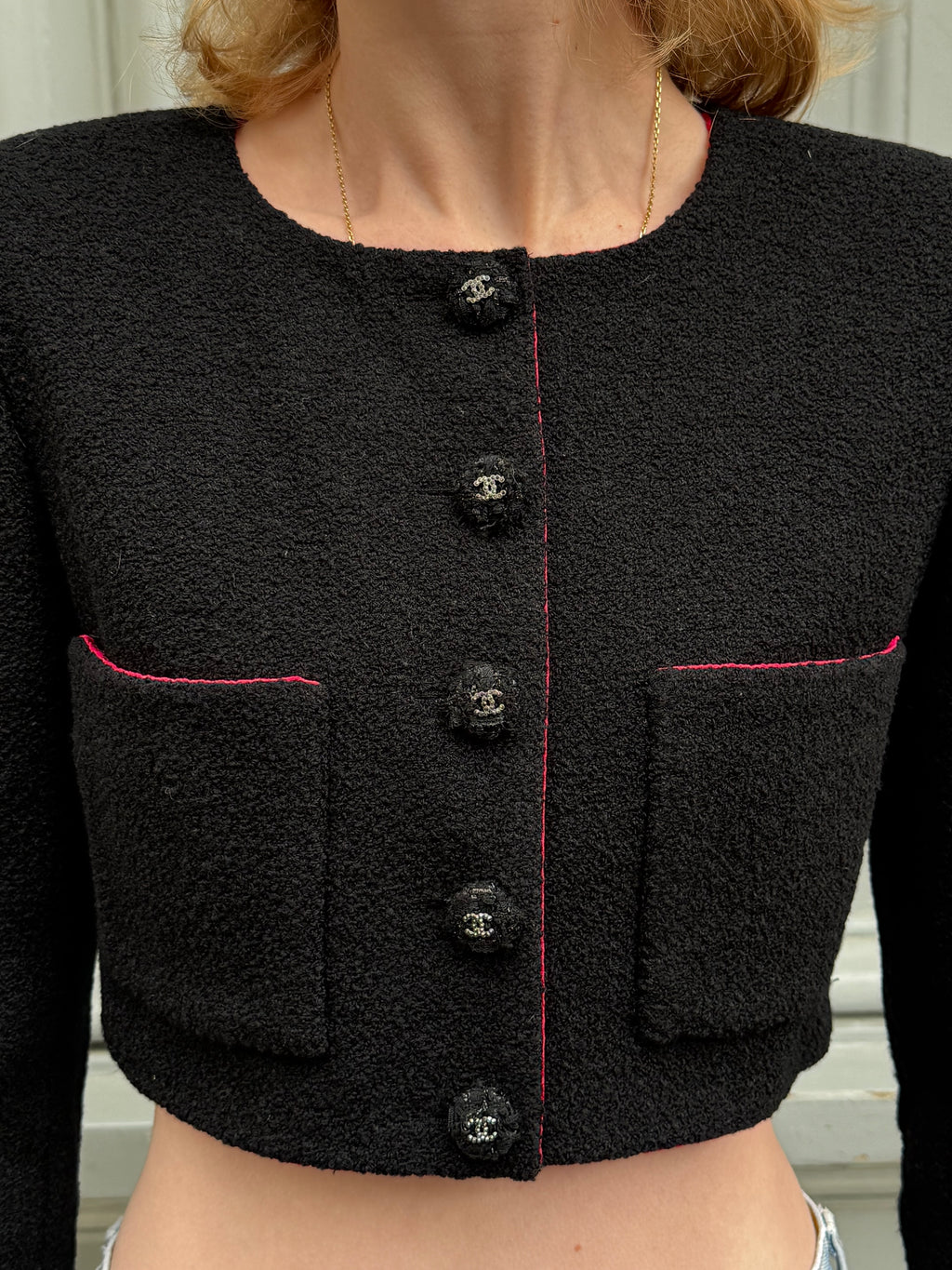 Veste courte Chanel en tweed noir