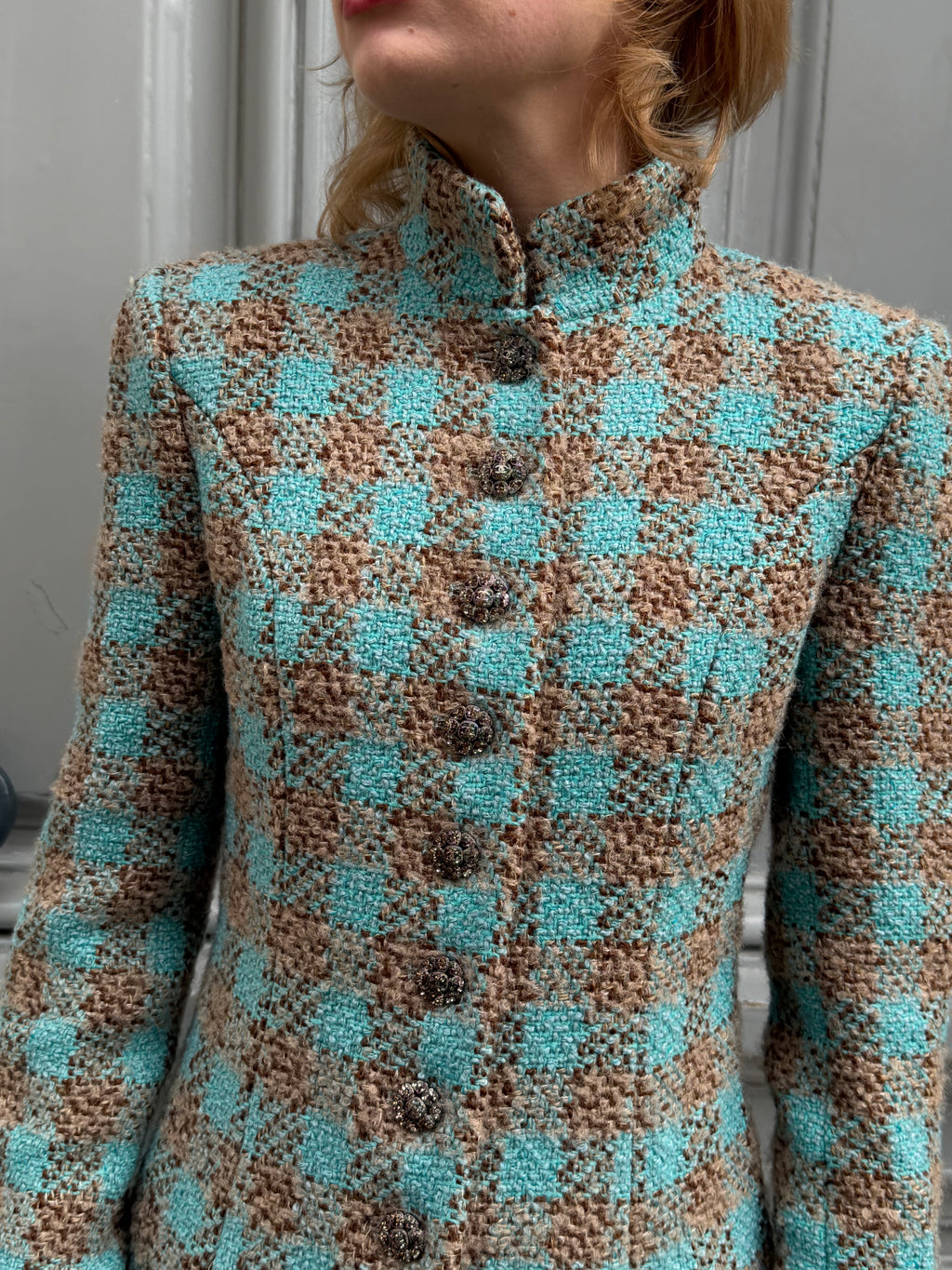 Manteau Chanel en tweed damier turquoise et camel