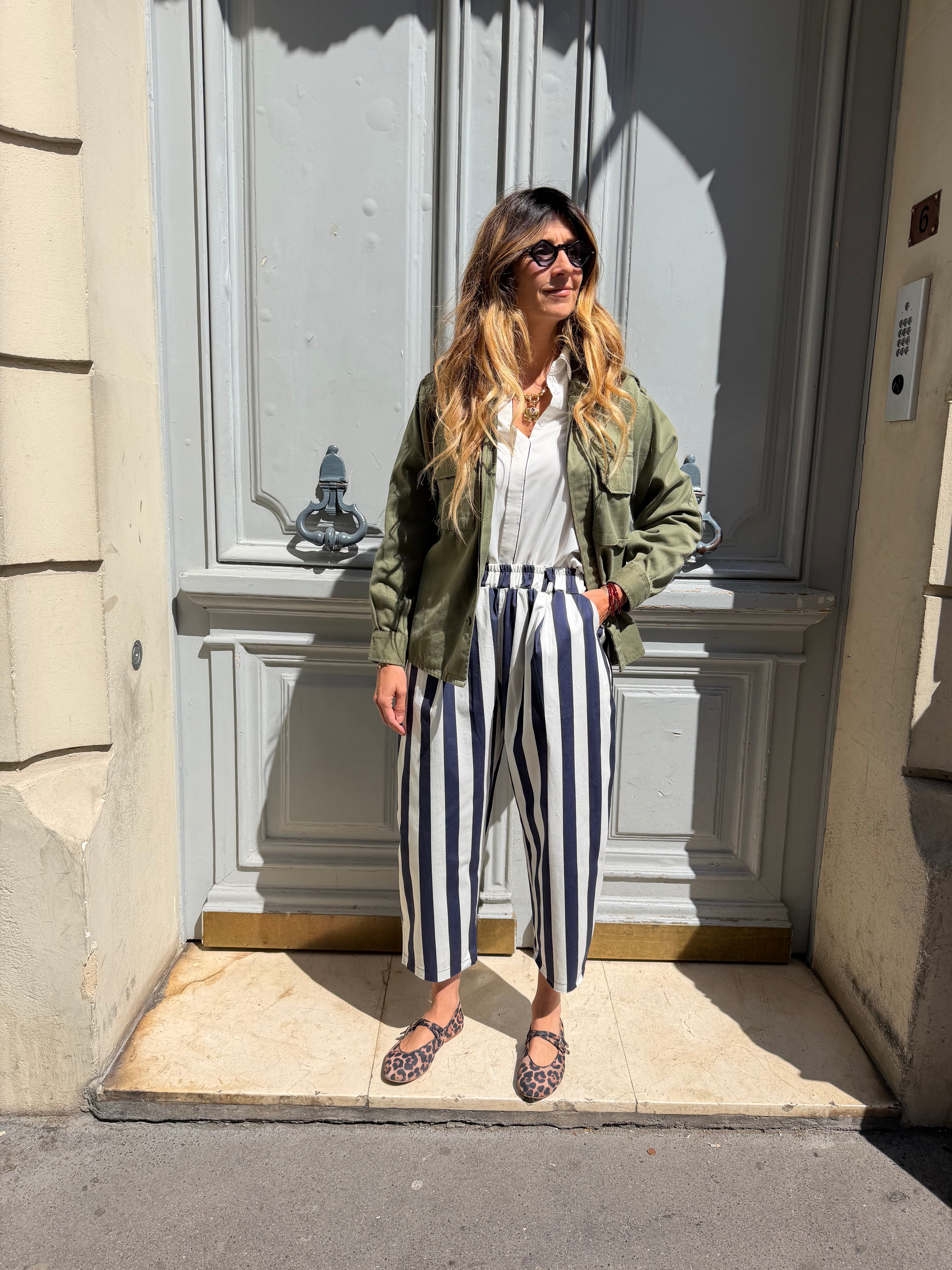 Pantalon rayé marine et blanc