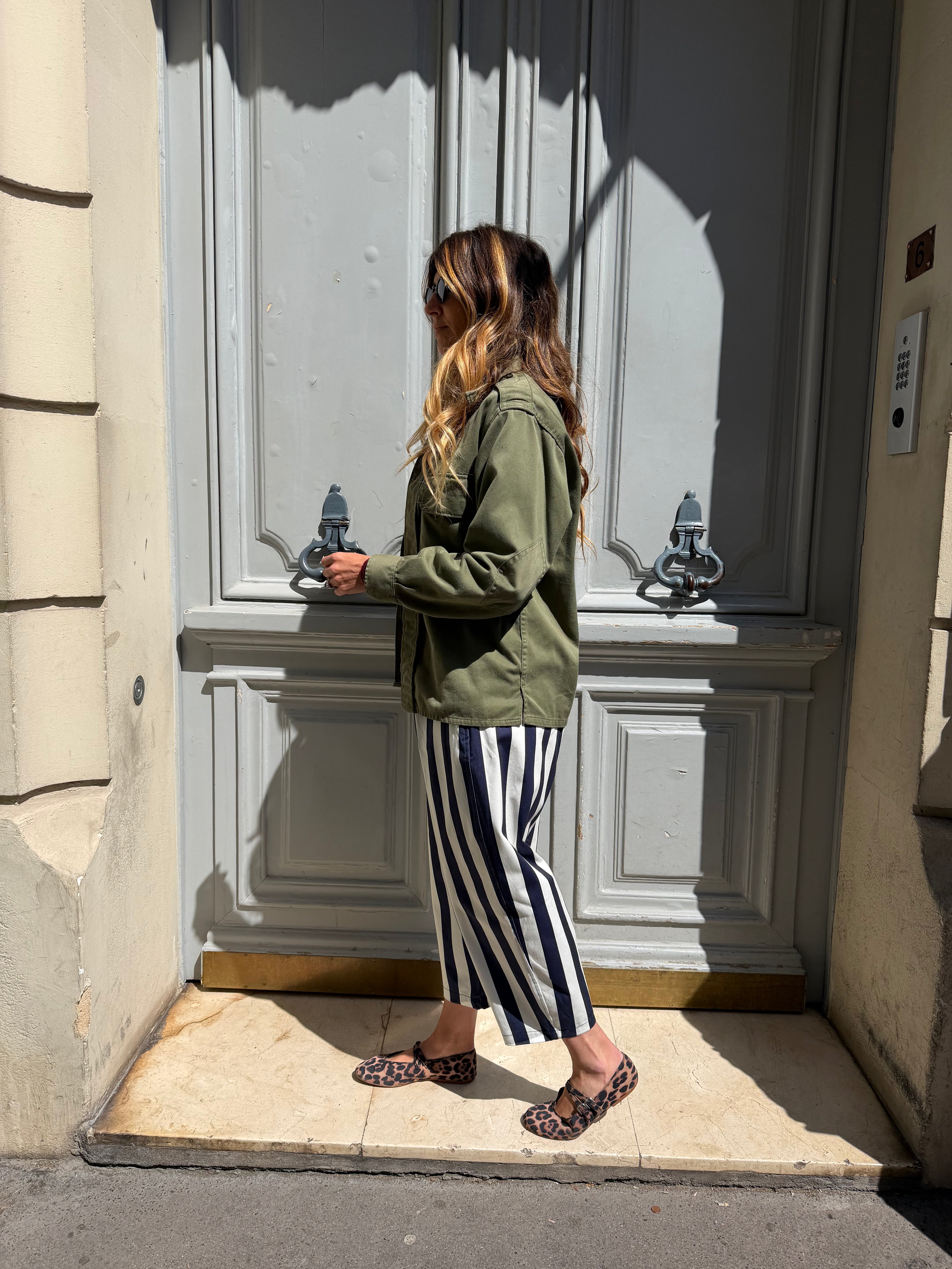 Pantalon rayé marine et blanc
