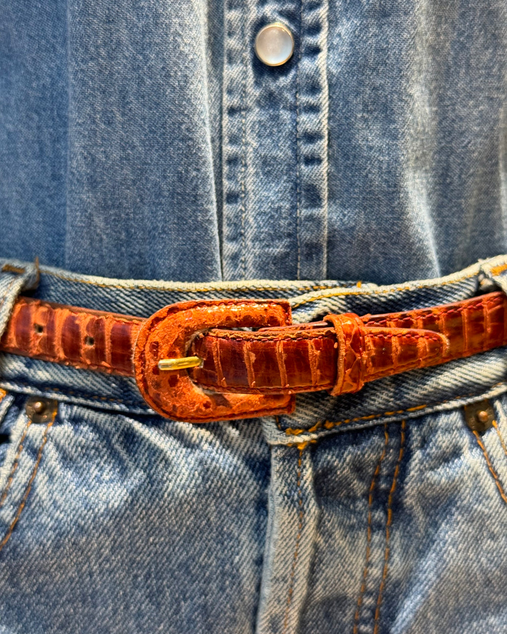Ceinture fine à écailles