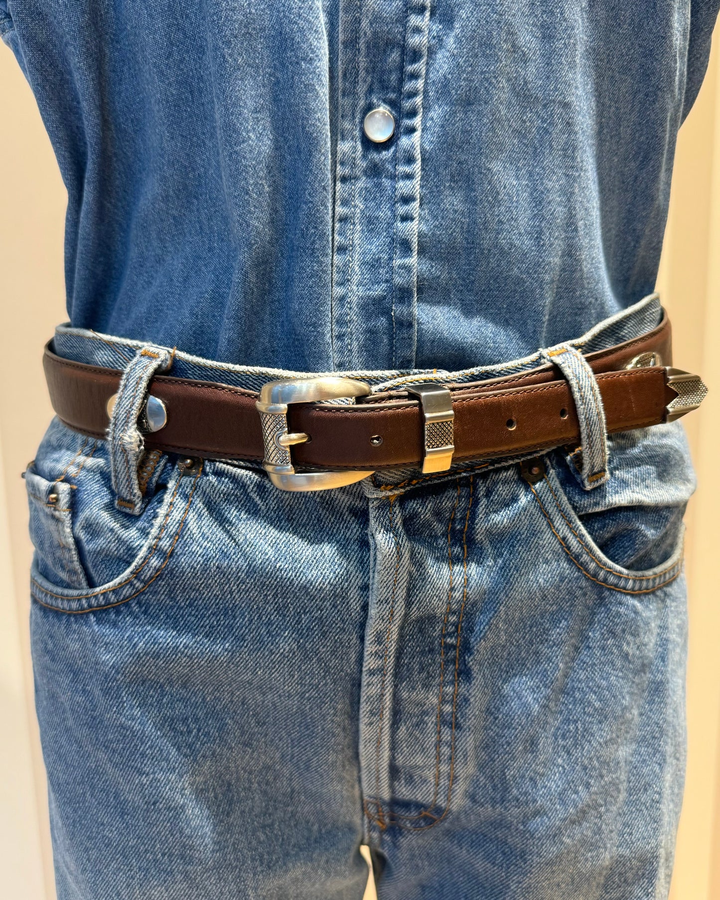 Ceinture marron à empiècements argentés
