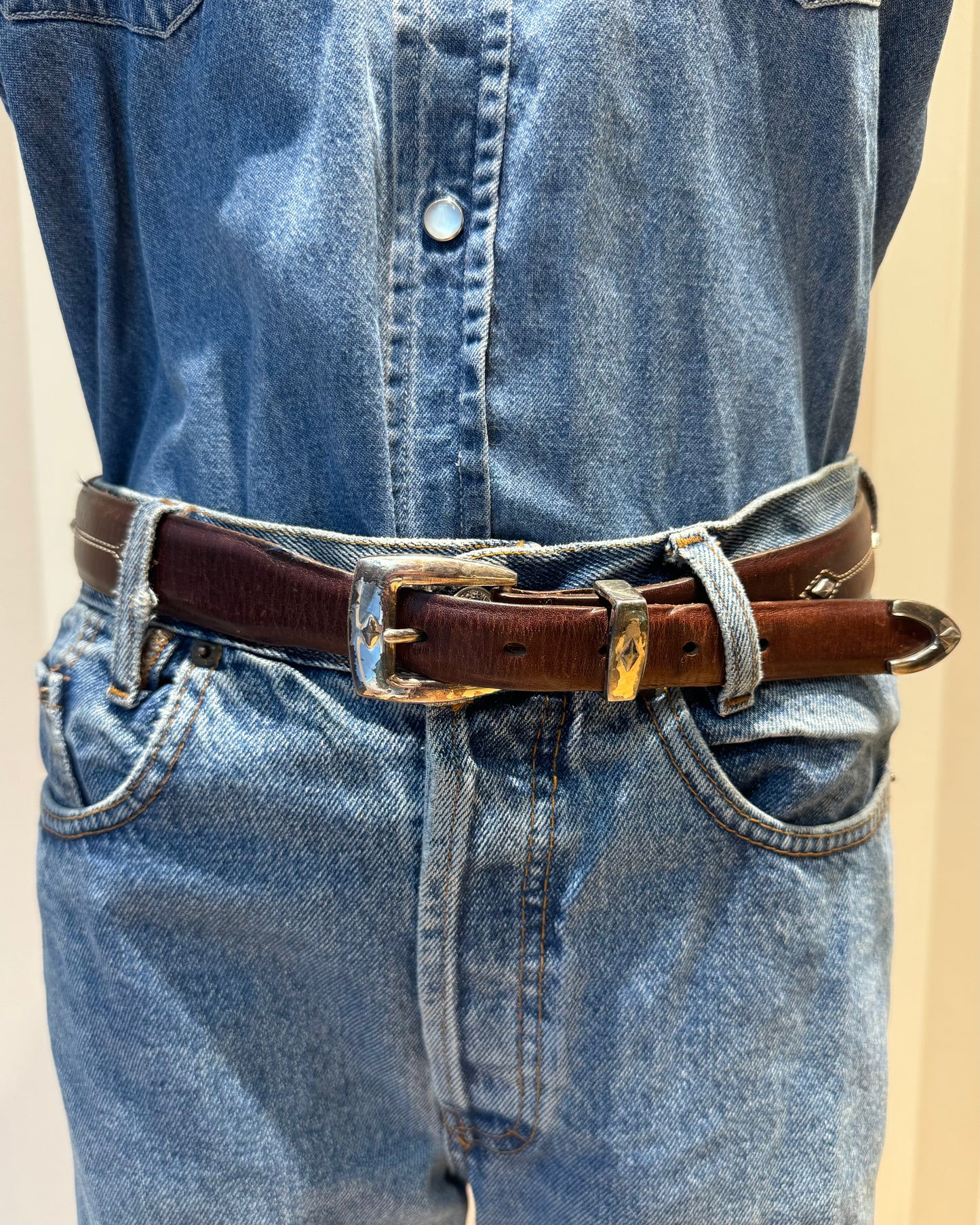 Ceinture marron à empiècements argentés