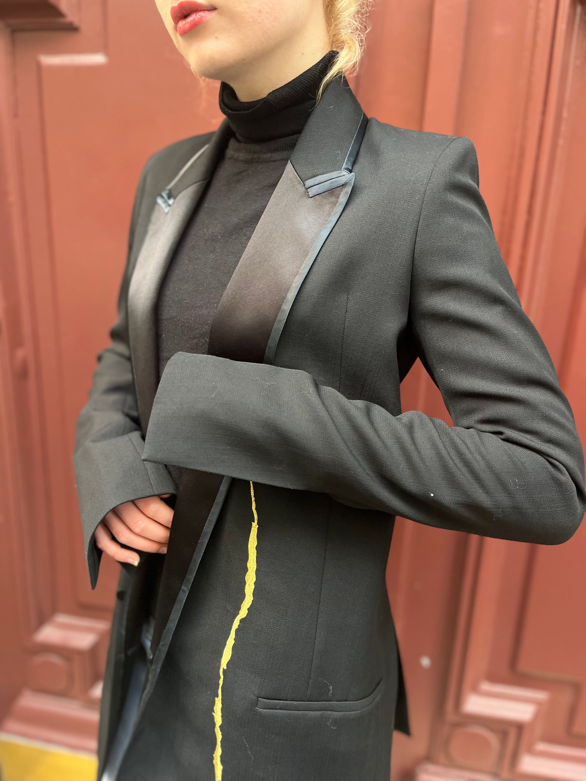 Blazer noir et brodure dorée Haider Ackermann