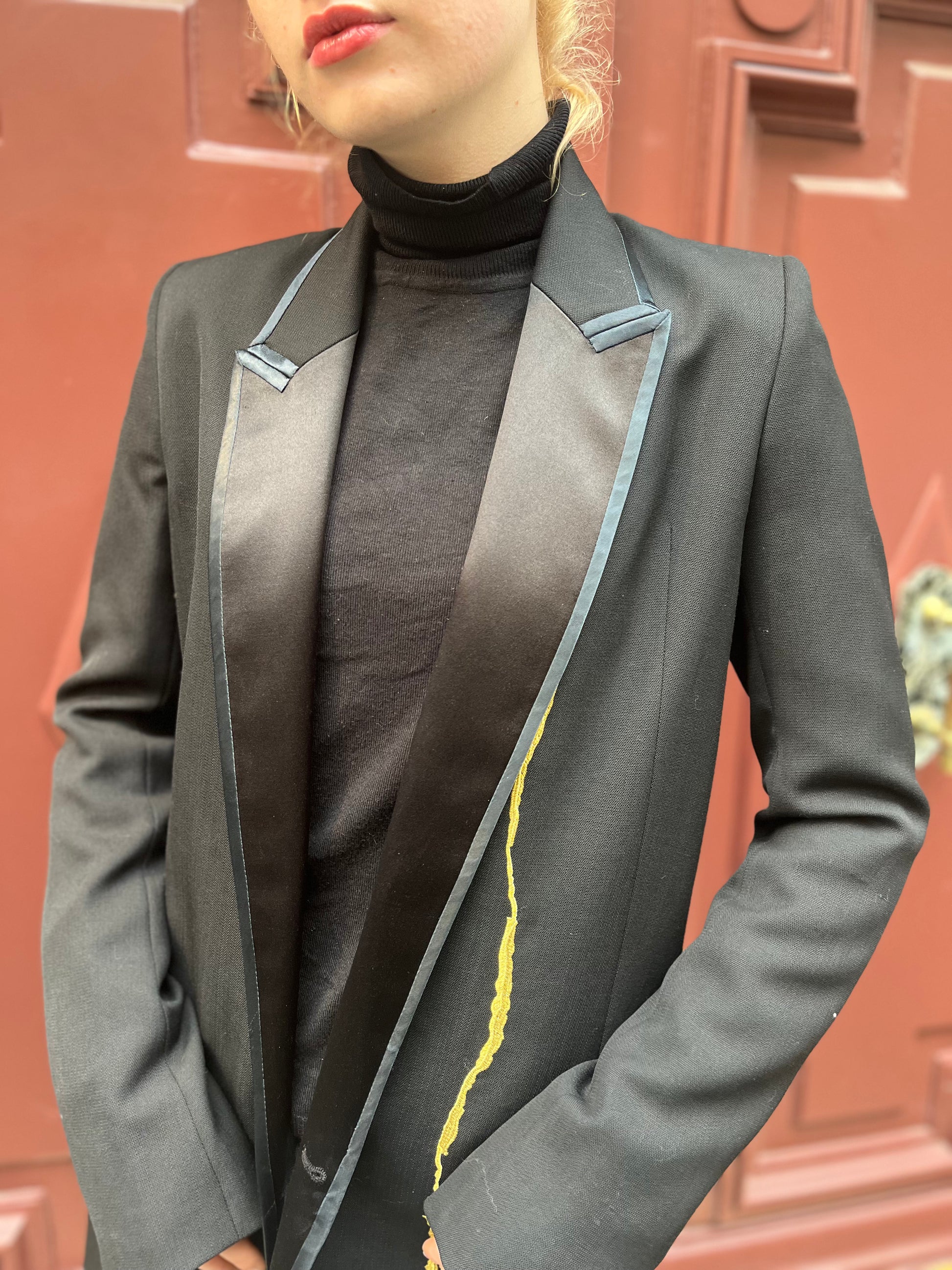 Blazer noir et brodure dorée Haider Ackermann