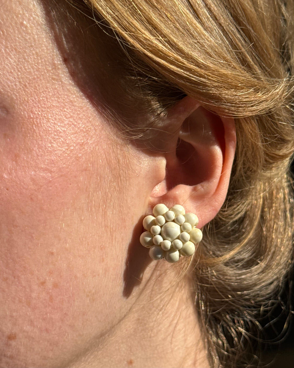Boucles d'oreilles fleuries perlées
