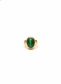 Bague dorée à pierre verte