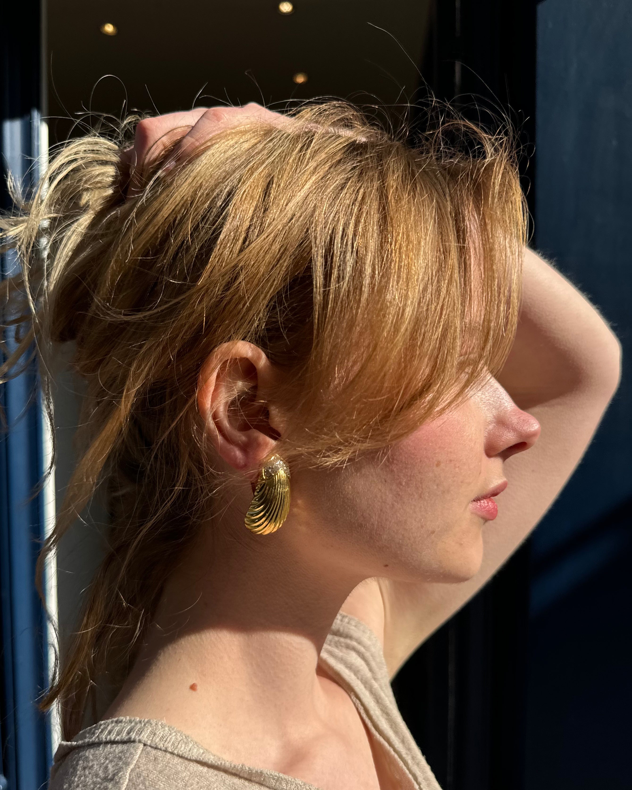 Boucles d'oreilles dorées avec strass