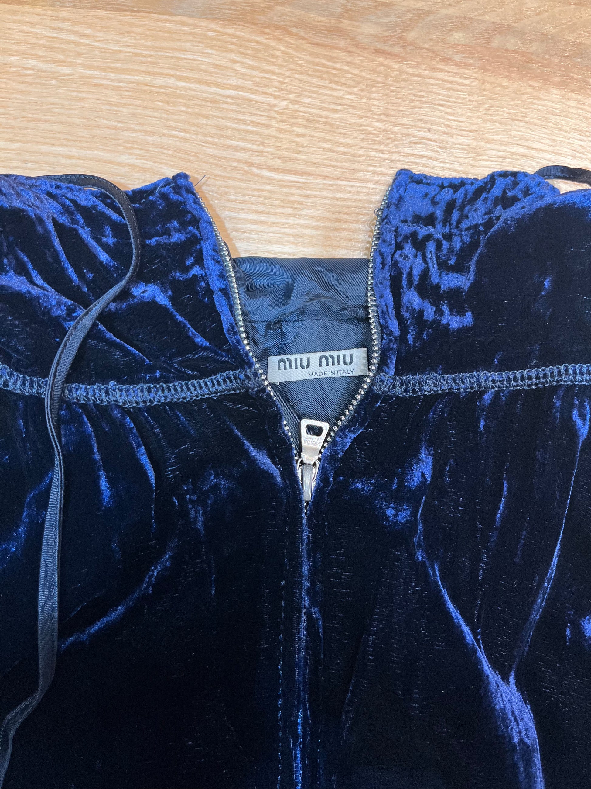 Gilet à capuche en velours Miu Miu