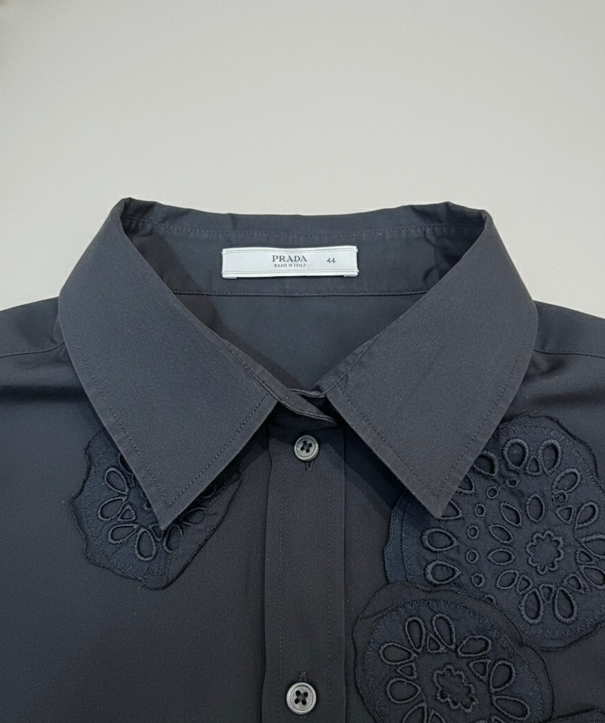 Chemisier Prada noir à broderies