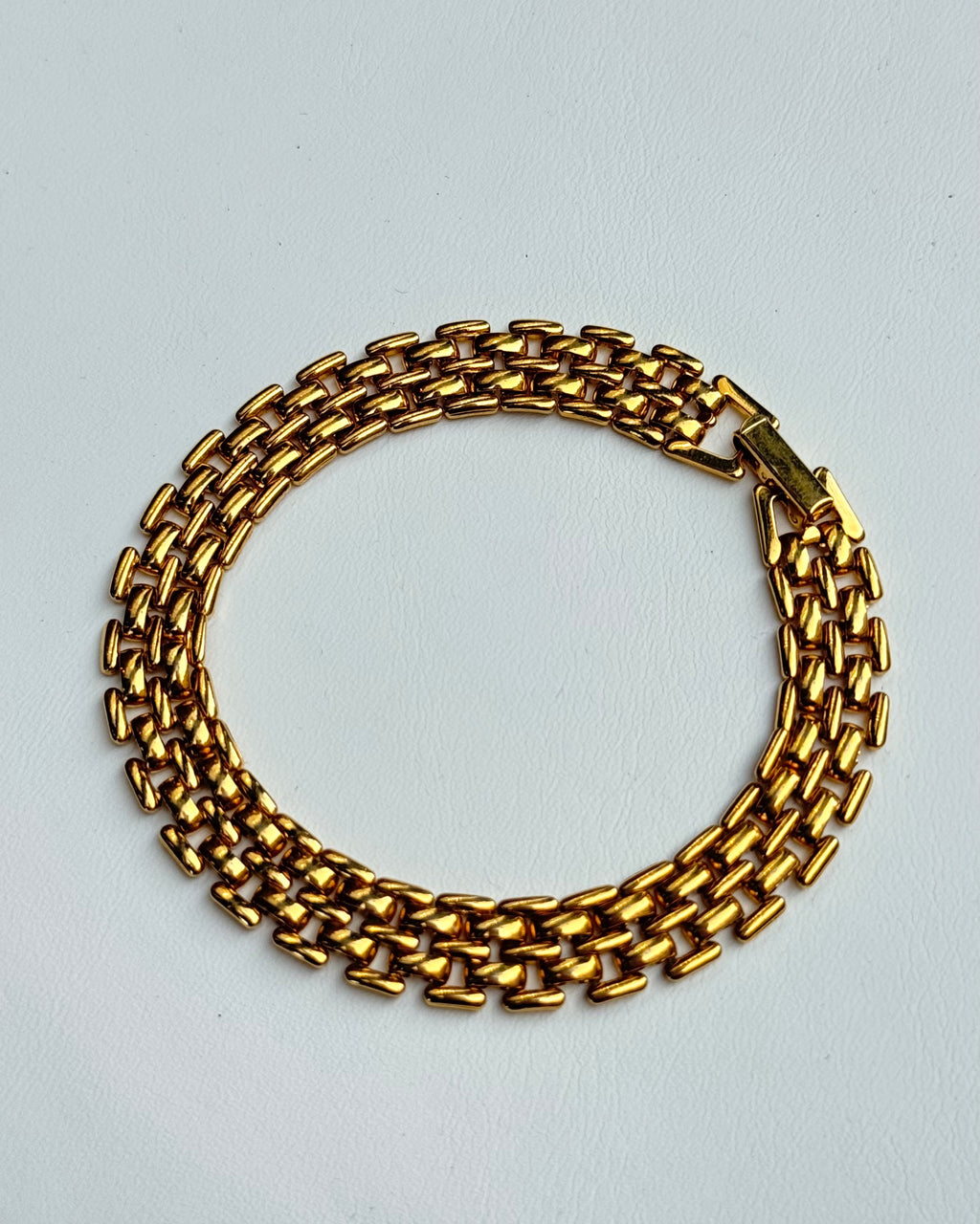 Bracelet doré à maillons Panthère