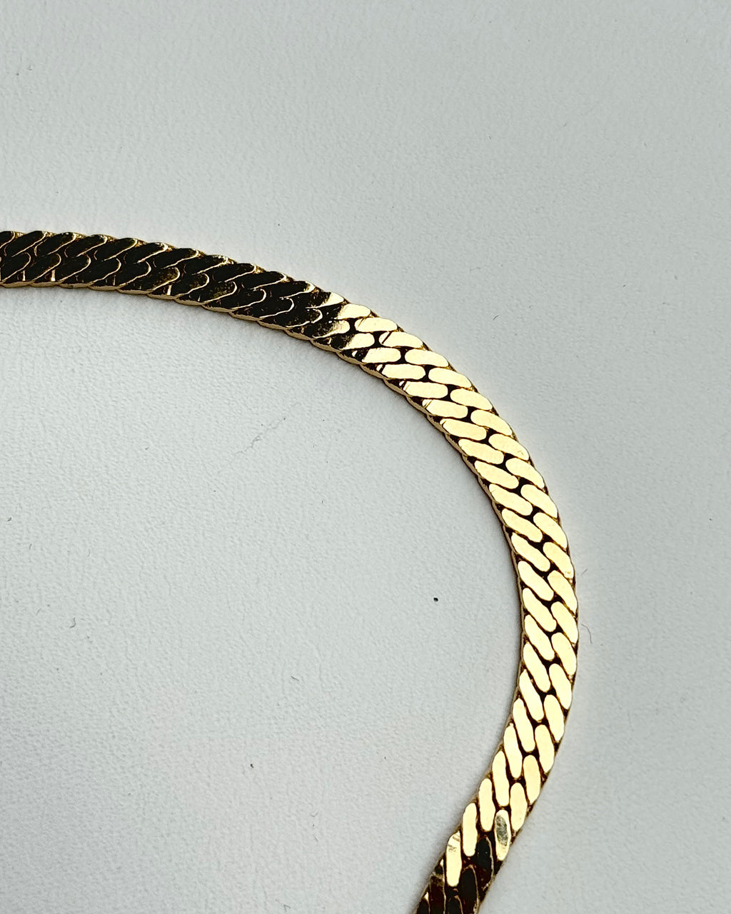 Bracelet en maille plate dorée
