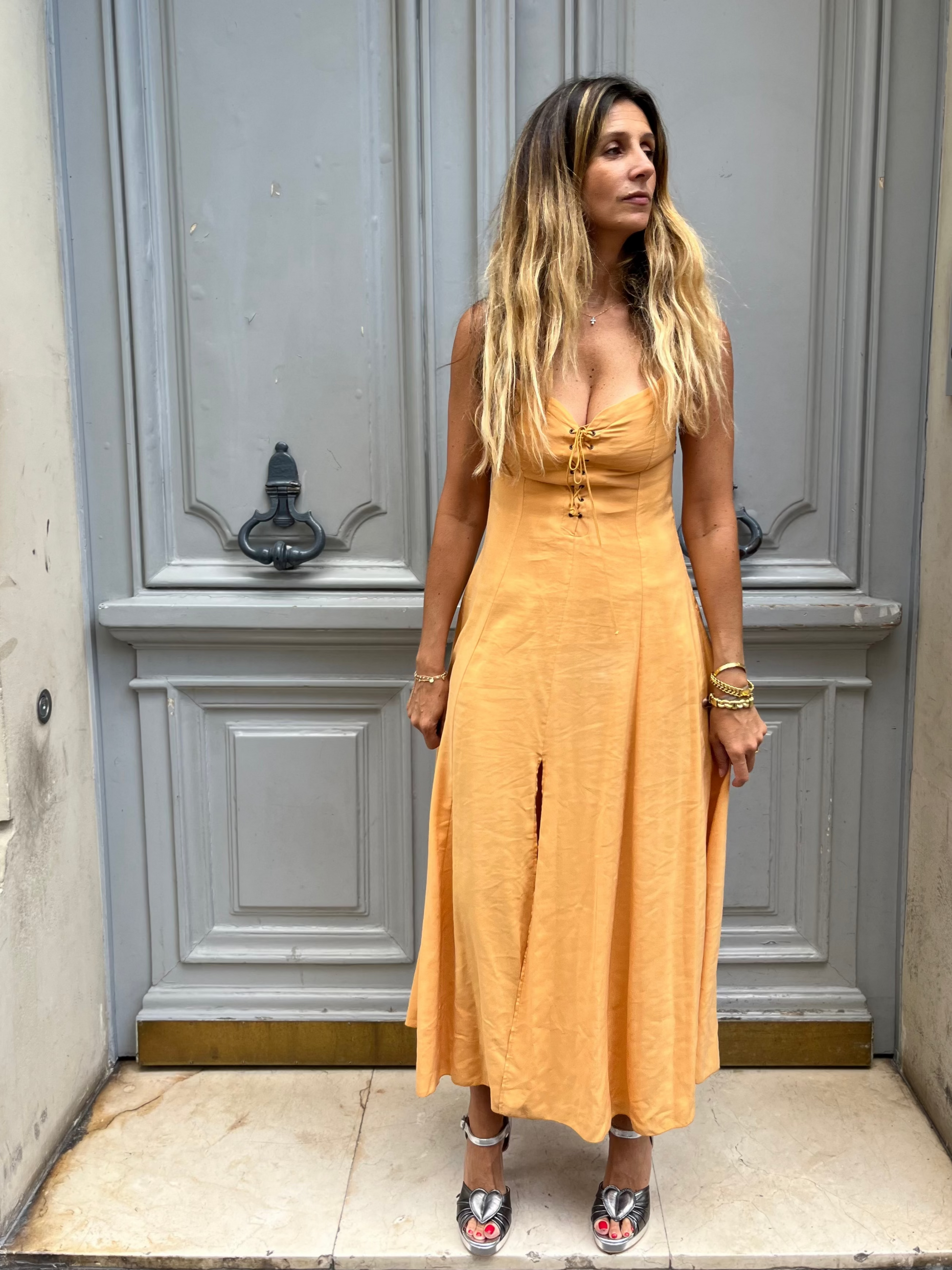 Robe longue à laçage