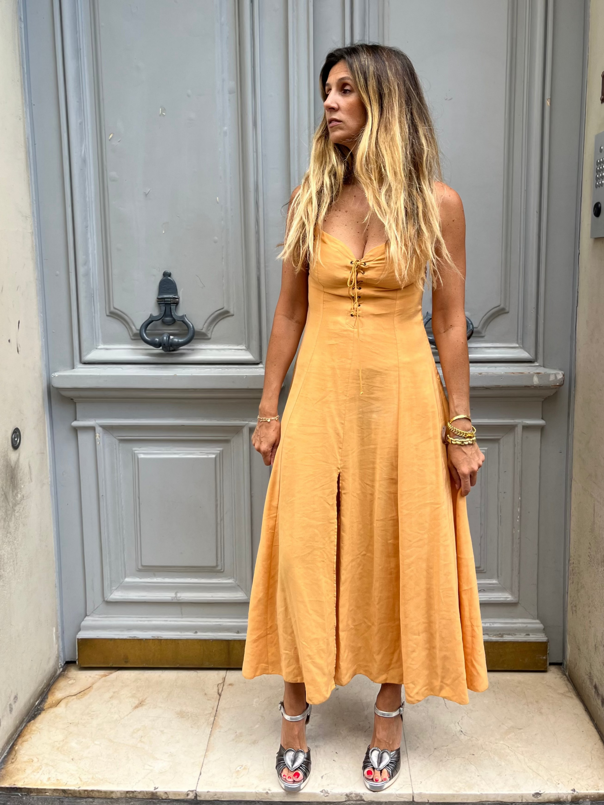 Robe longue à laçage