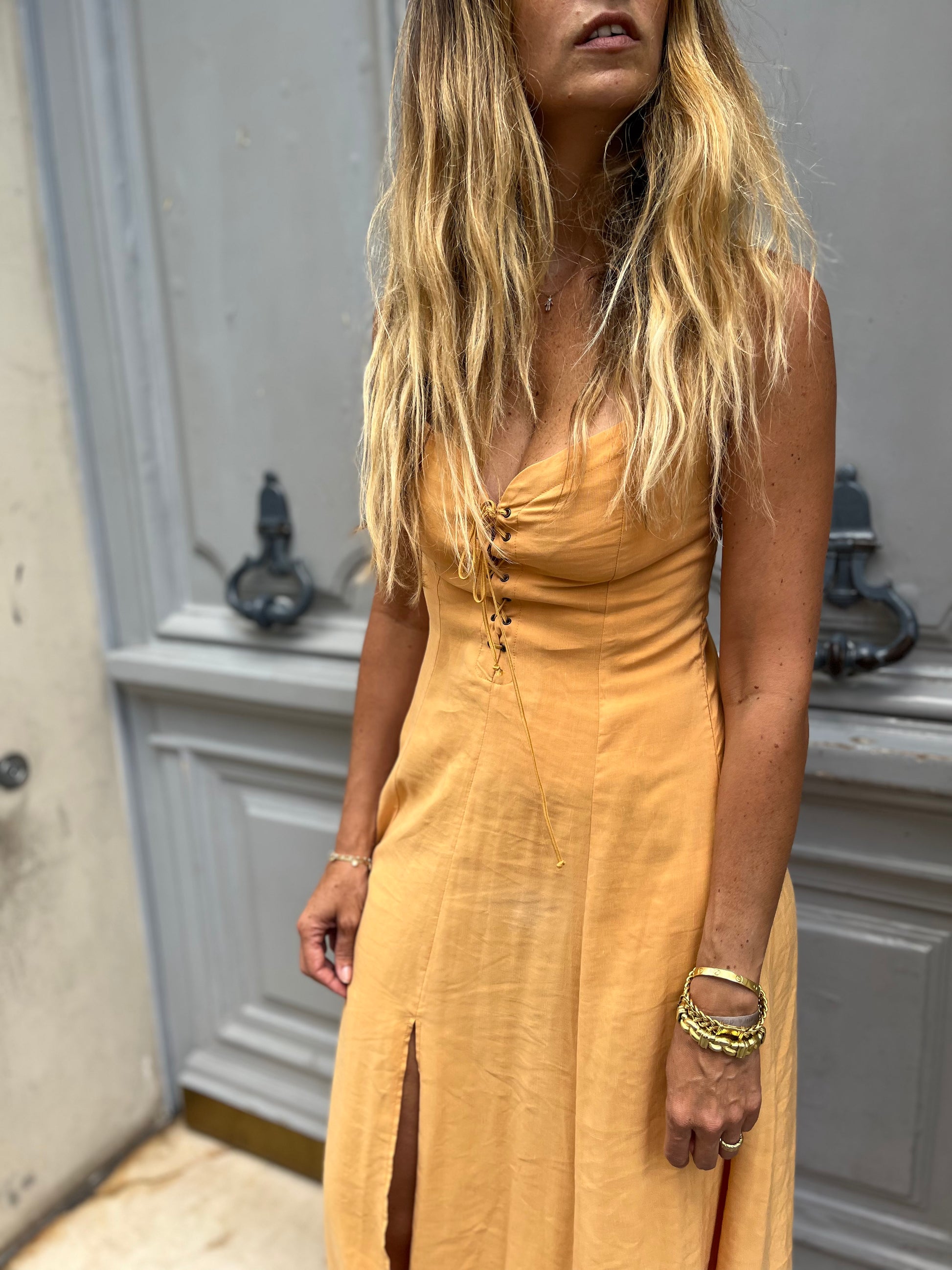 Robe longue à laçage