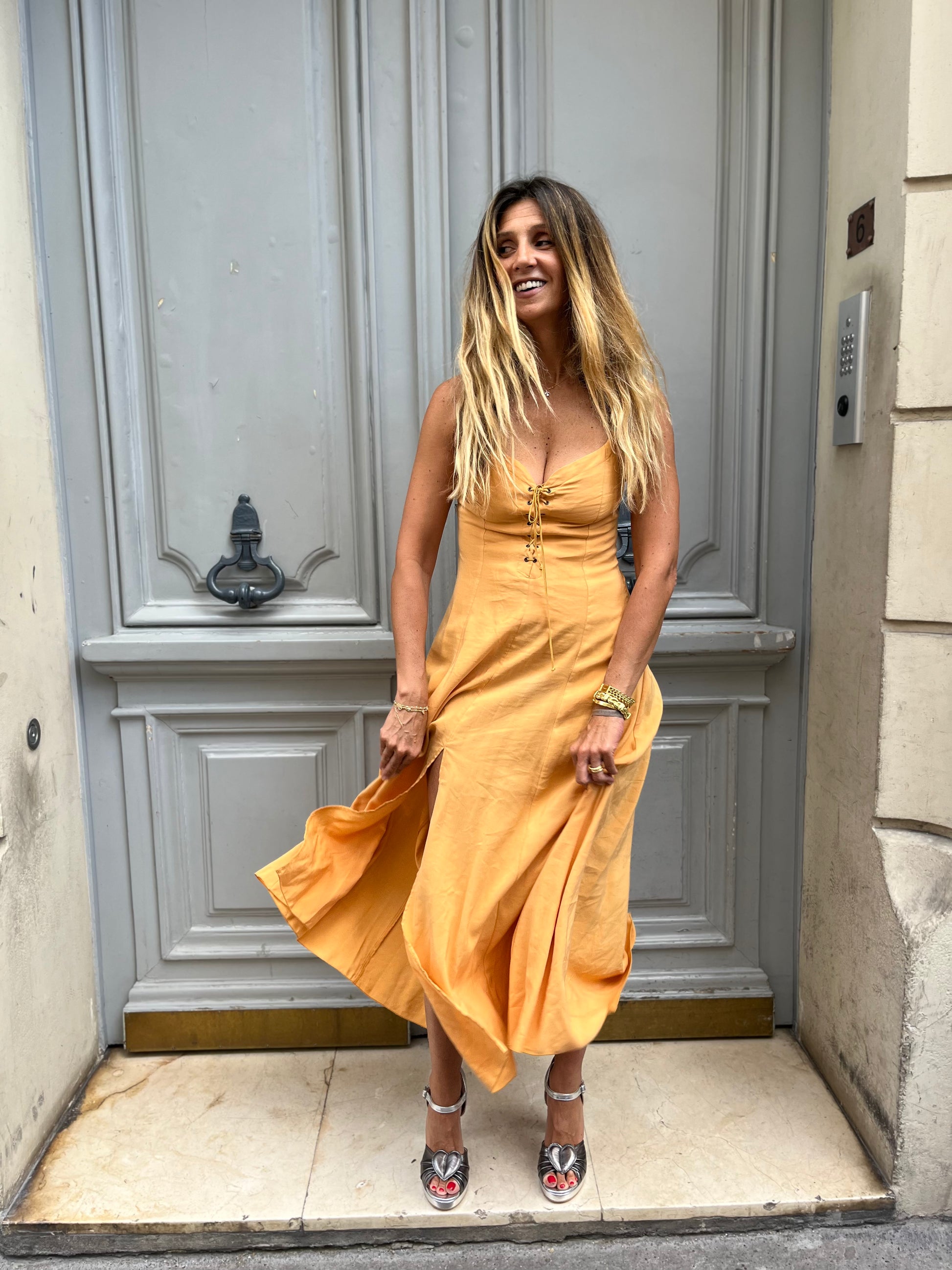 Robe longue à laçage