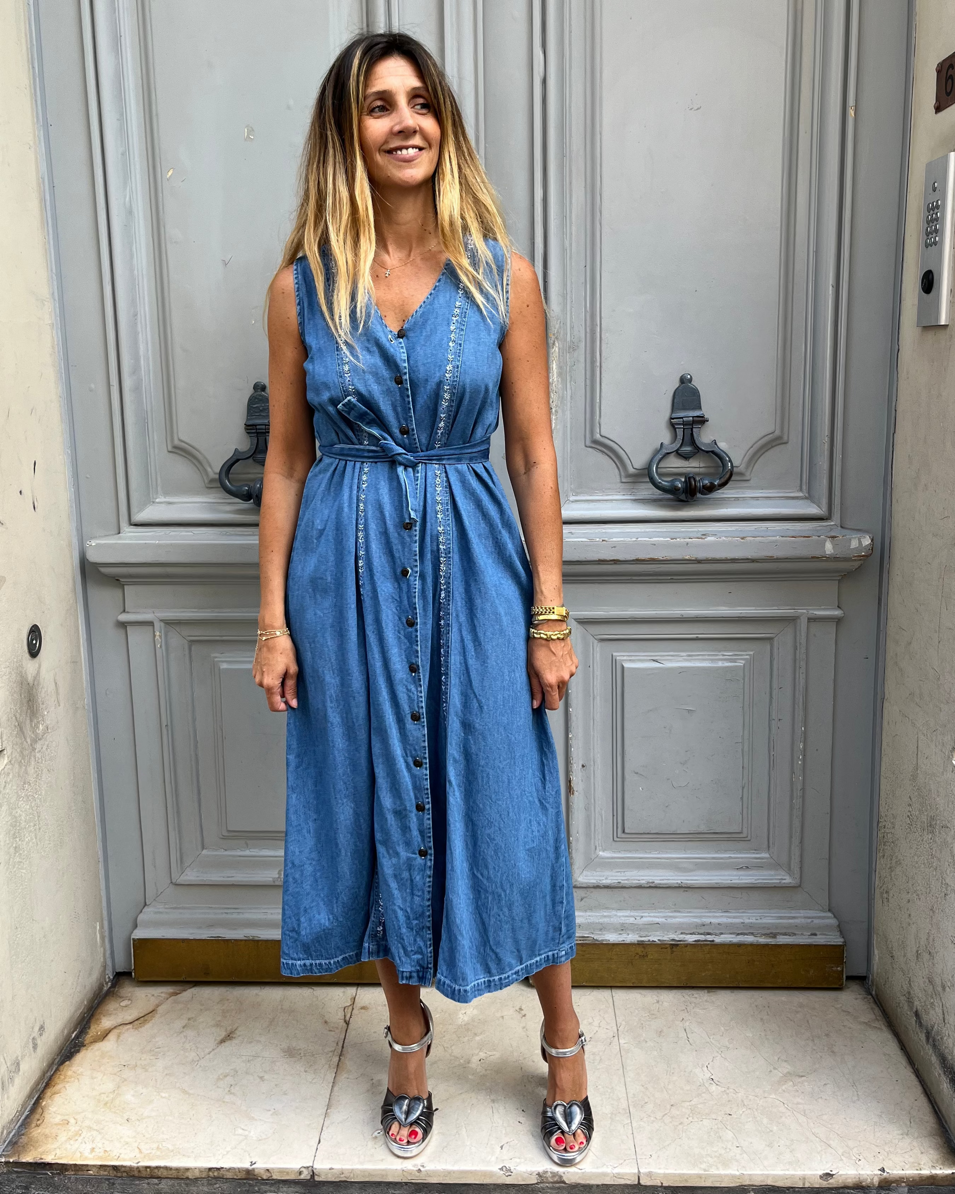 Robe en jean à broderies