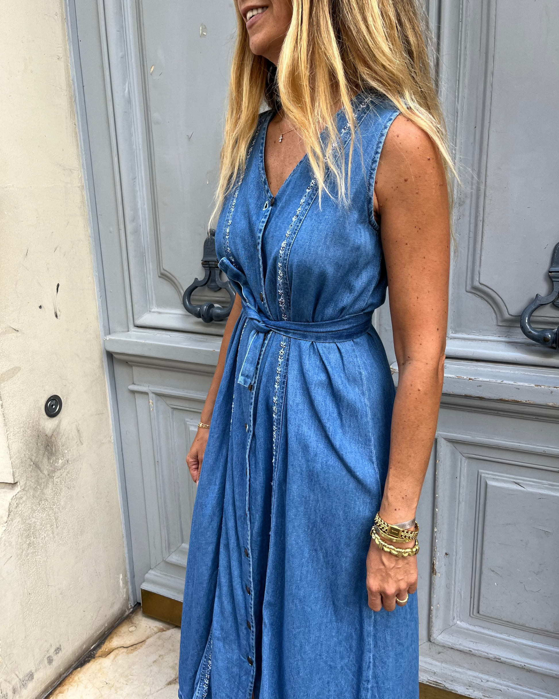 Robe en jean à broderies