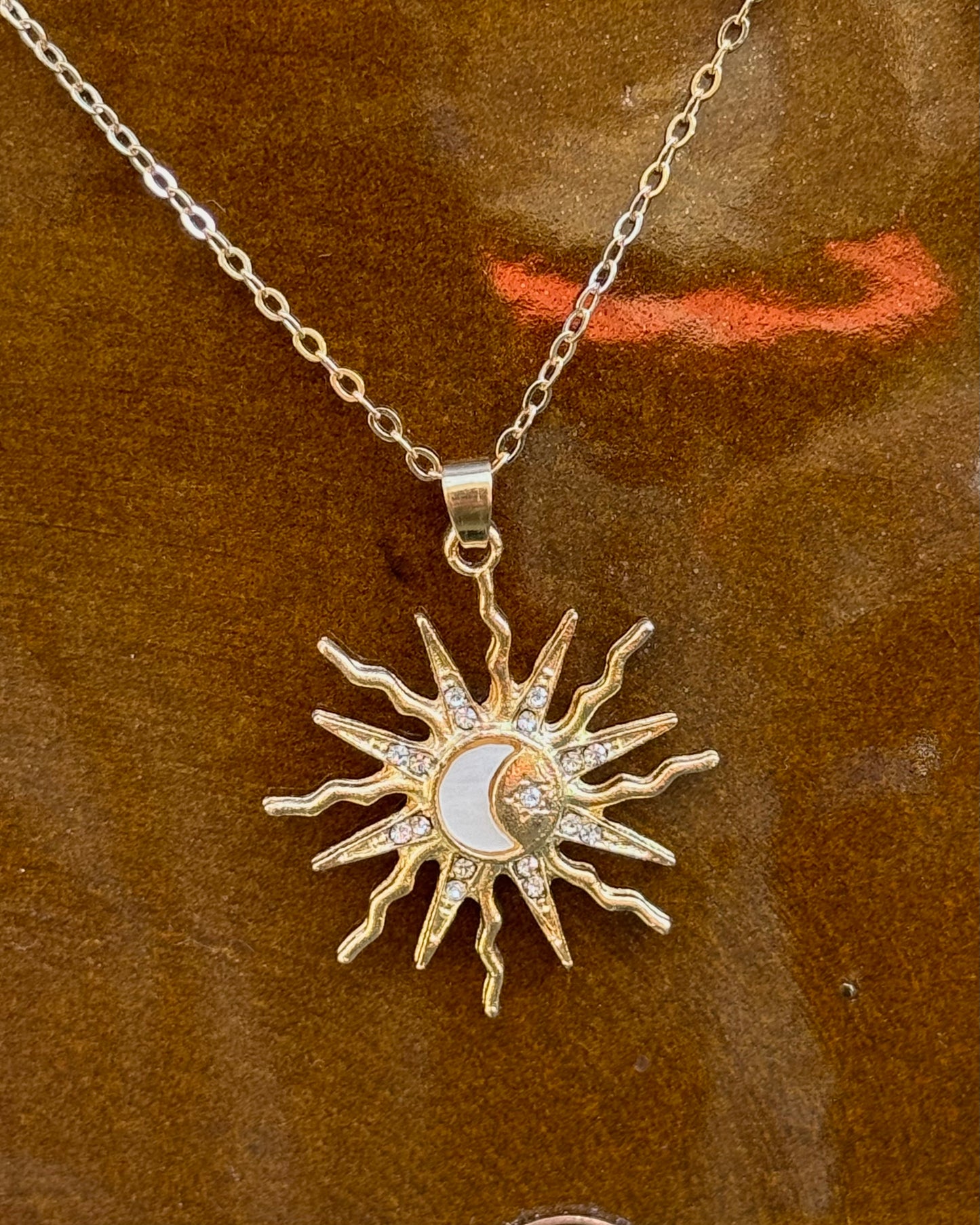 Collier doré Monet soleil