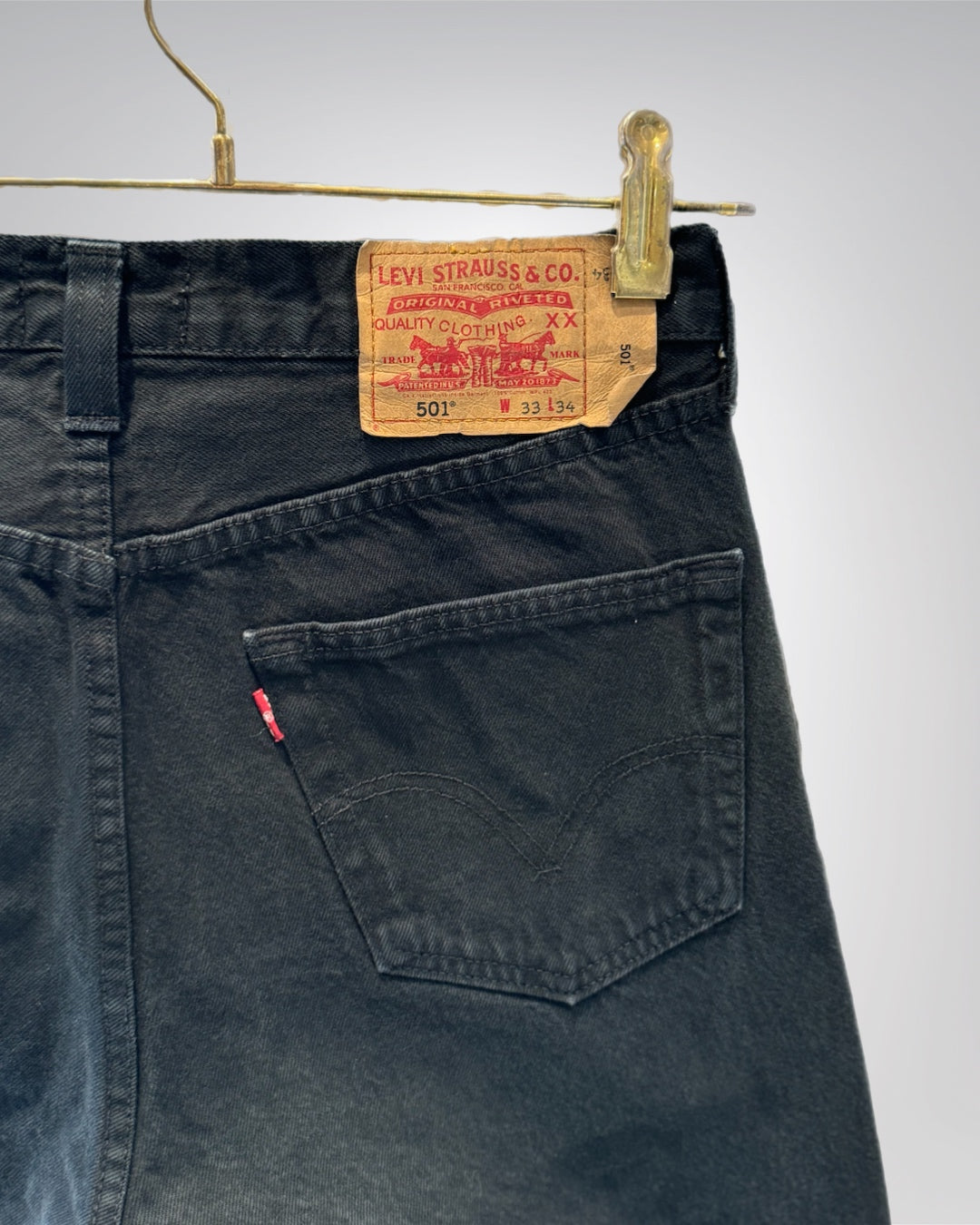 Jeans Levi's 501 W33 L34 - numéro J3