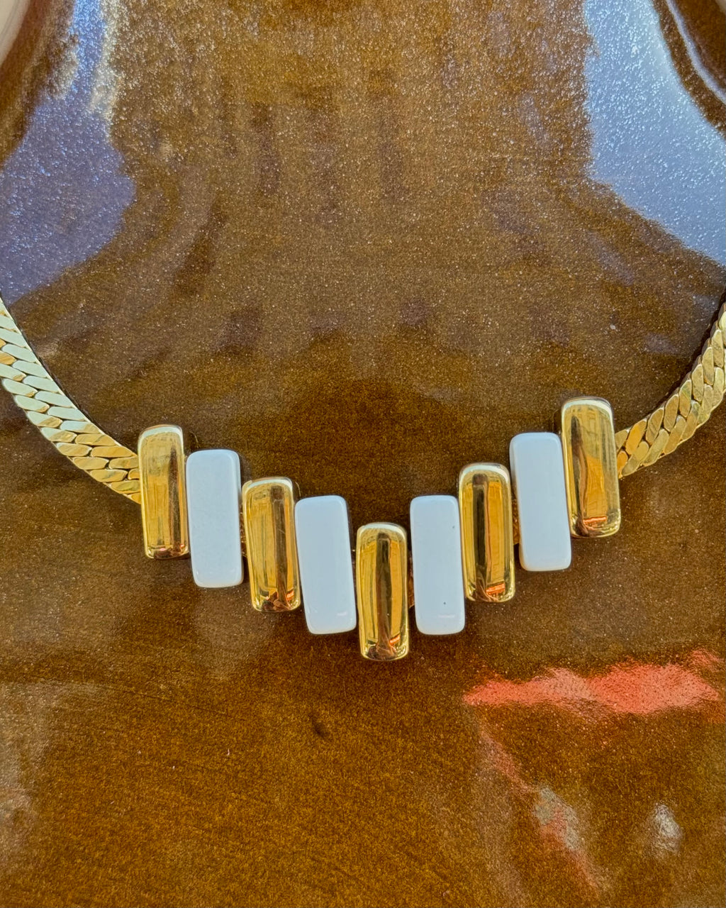 Collier Napier doré avec pendentif