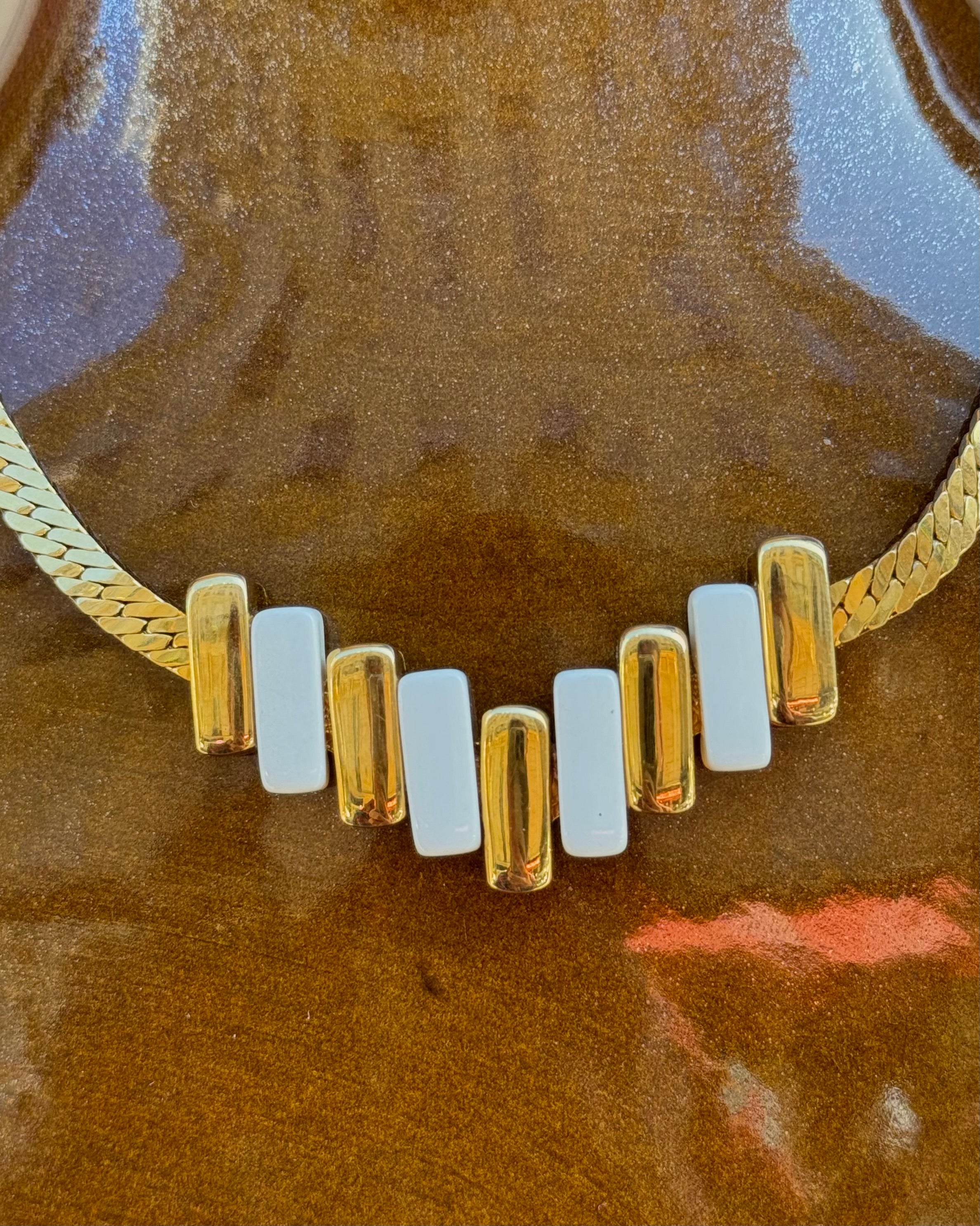 Collier Napier doré avec pendentif